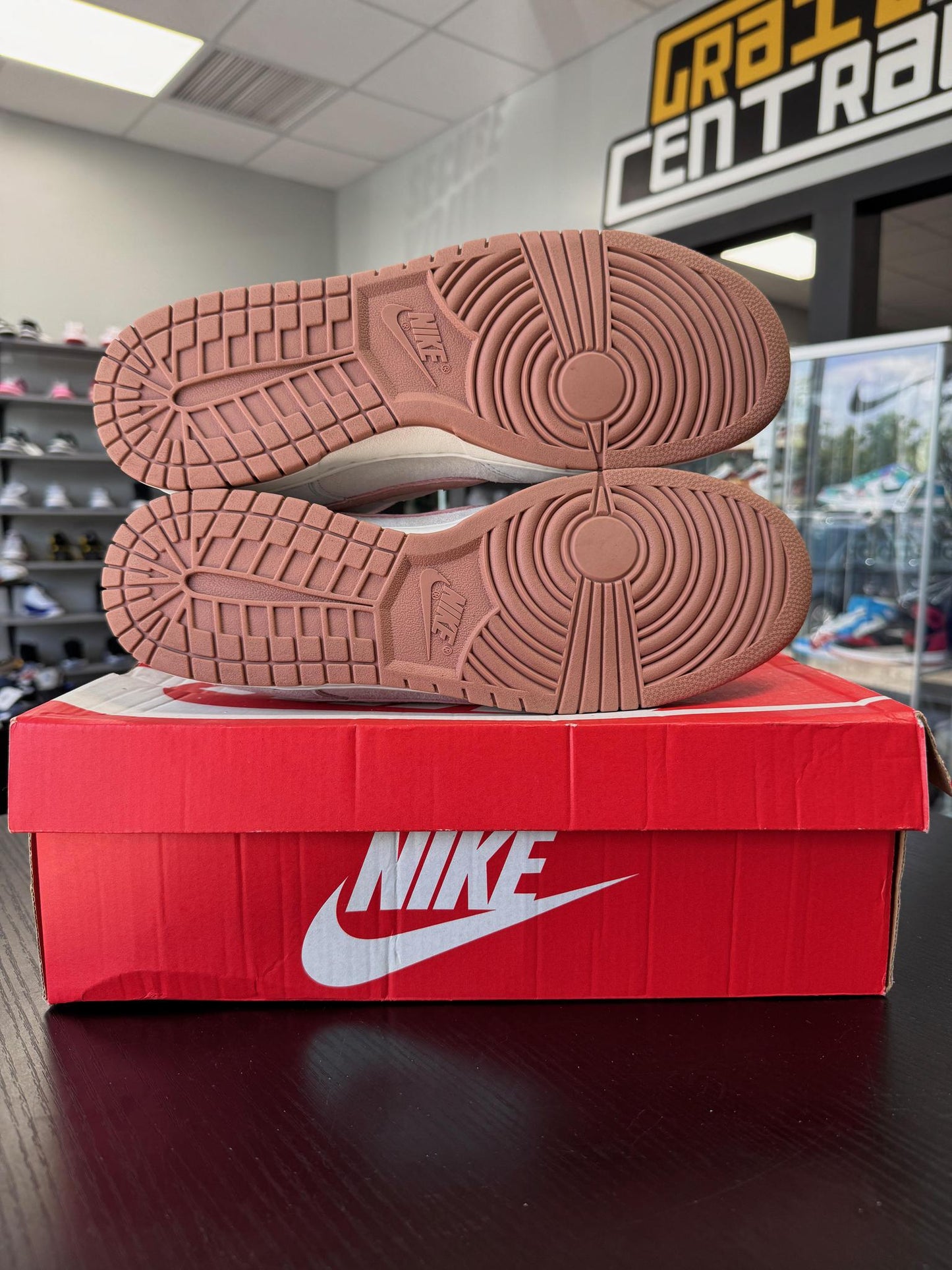 Nike Dunk Low "Fossil Rose" Used Size 13