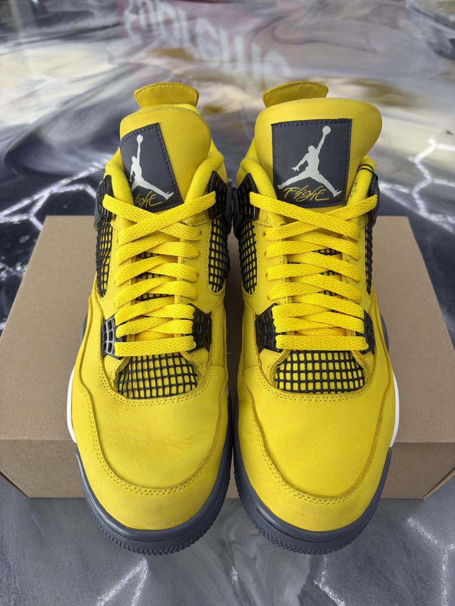 Jordan 4 "Lightning" Used Size 9.5