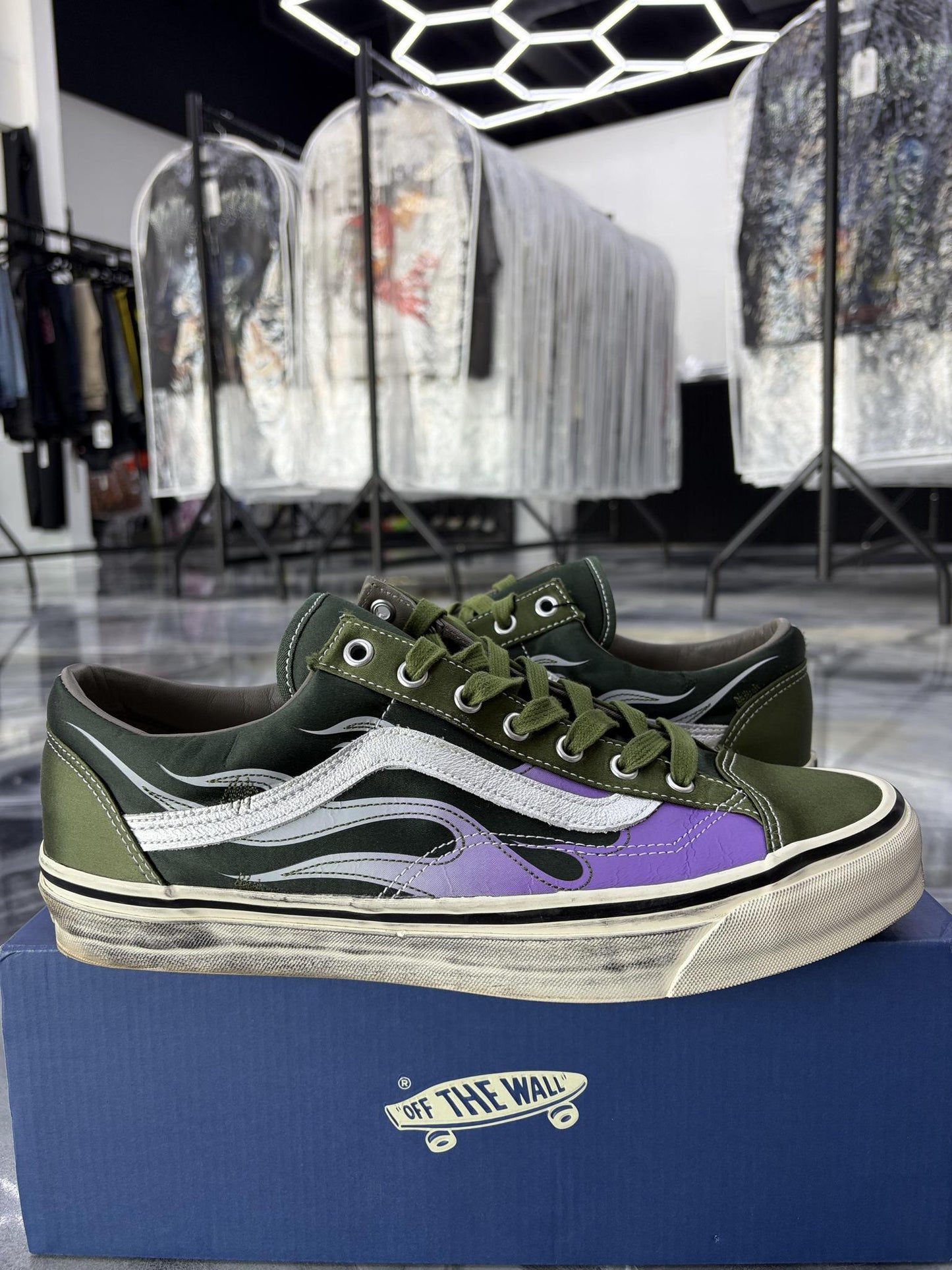 Vans LX Old Skool "Archive Flame Green" Used Size 11.5
