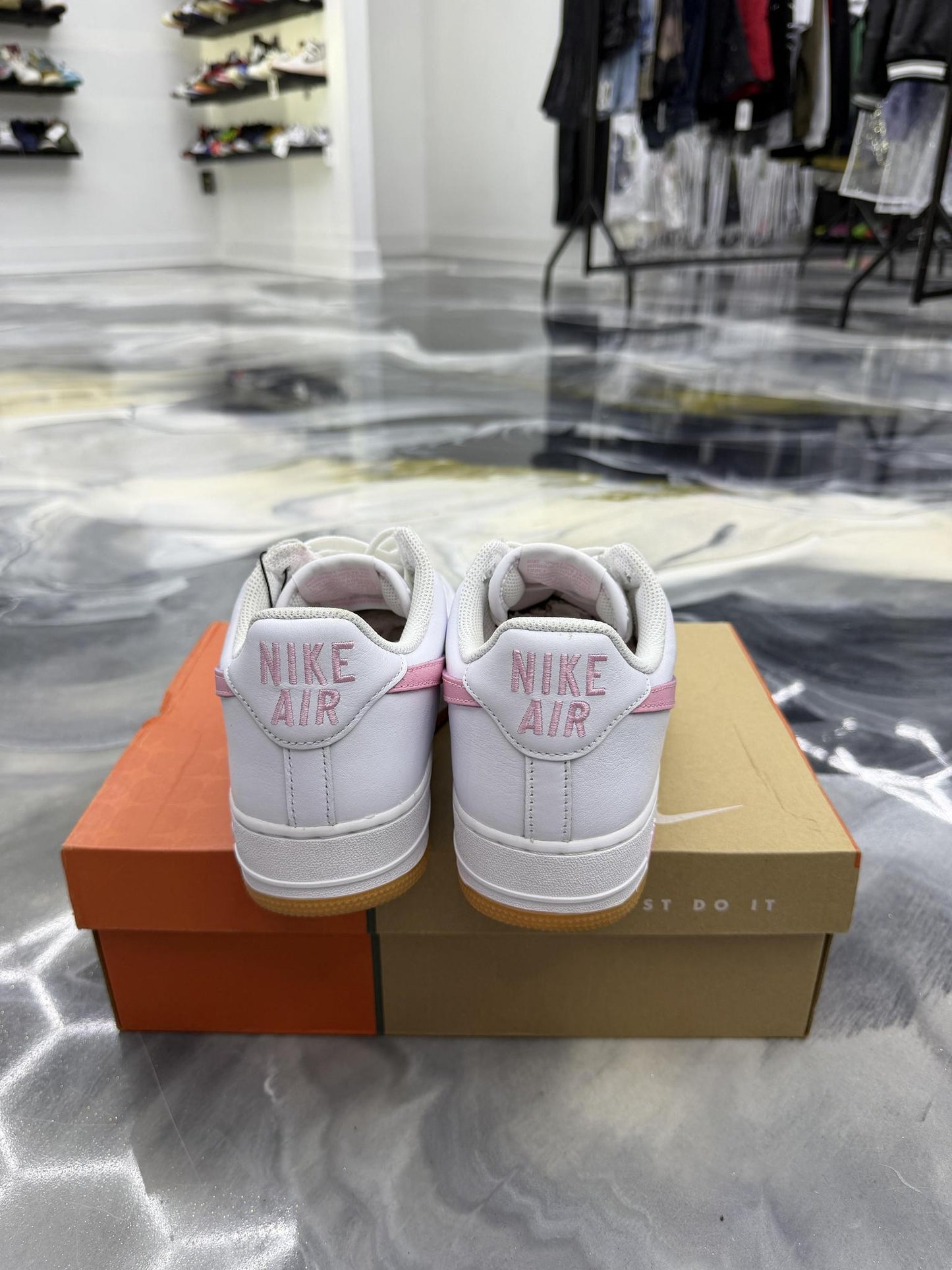 Nike Air Force 1 Low Pink Gum Used Size 9