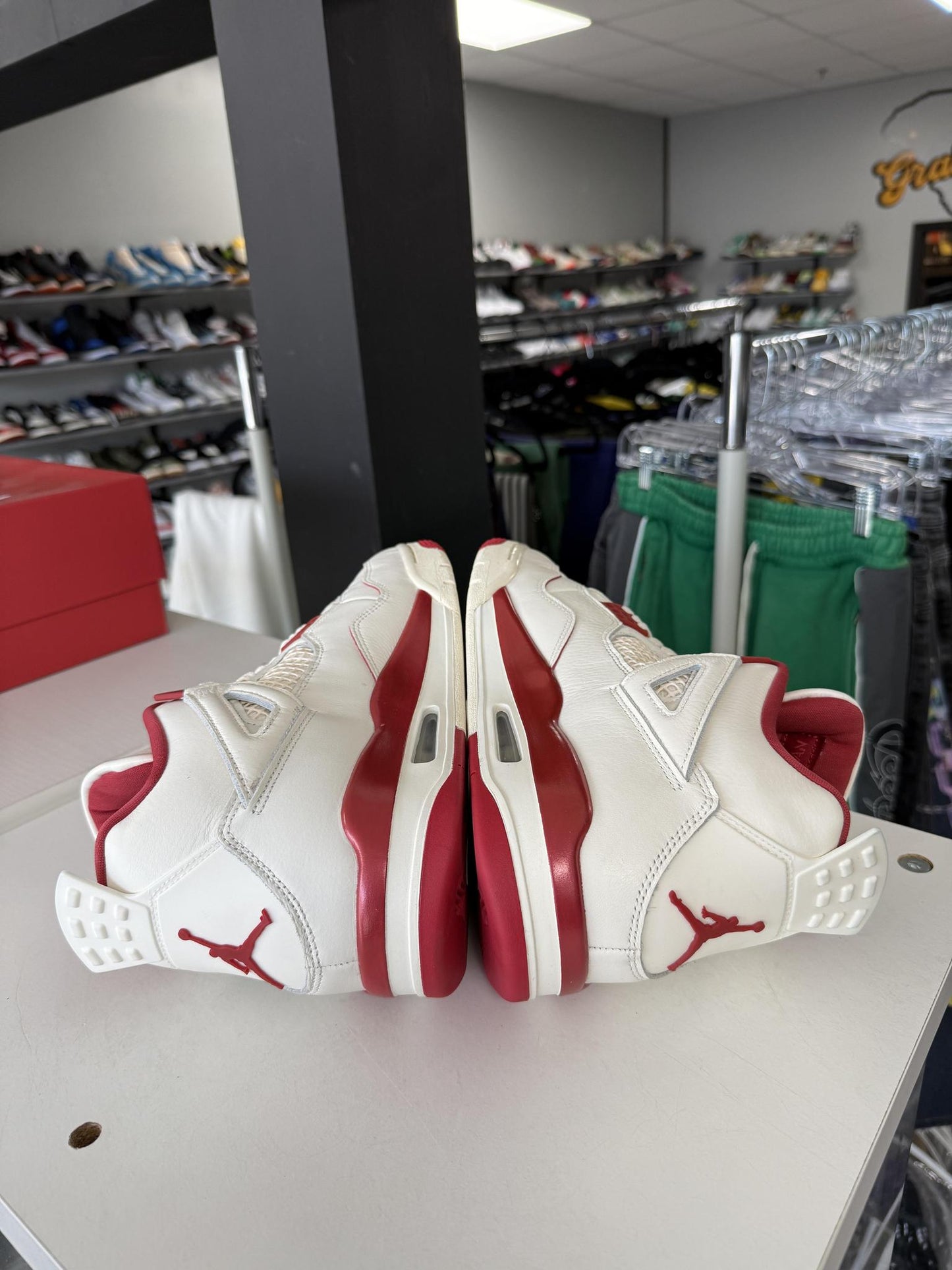 Jordan 4 "Valentines Day" Used Size 11