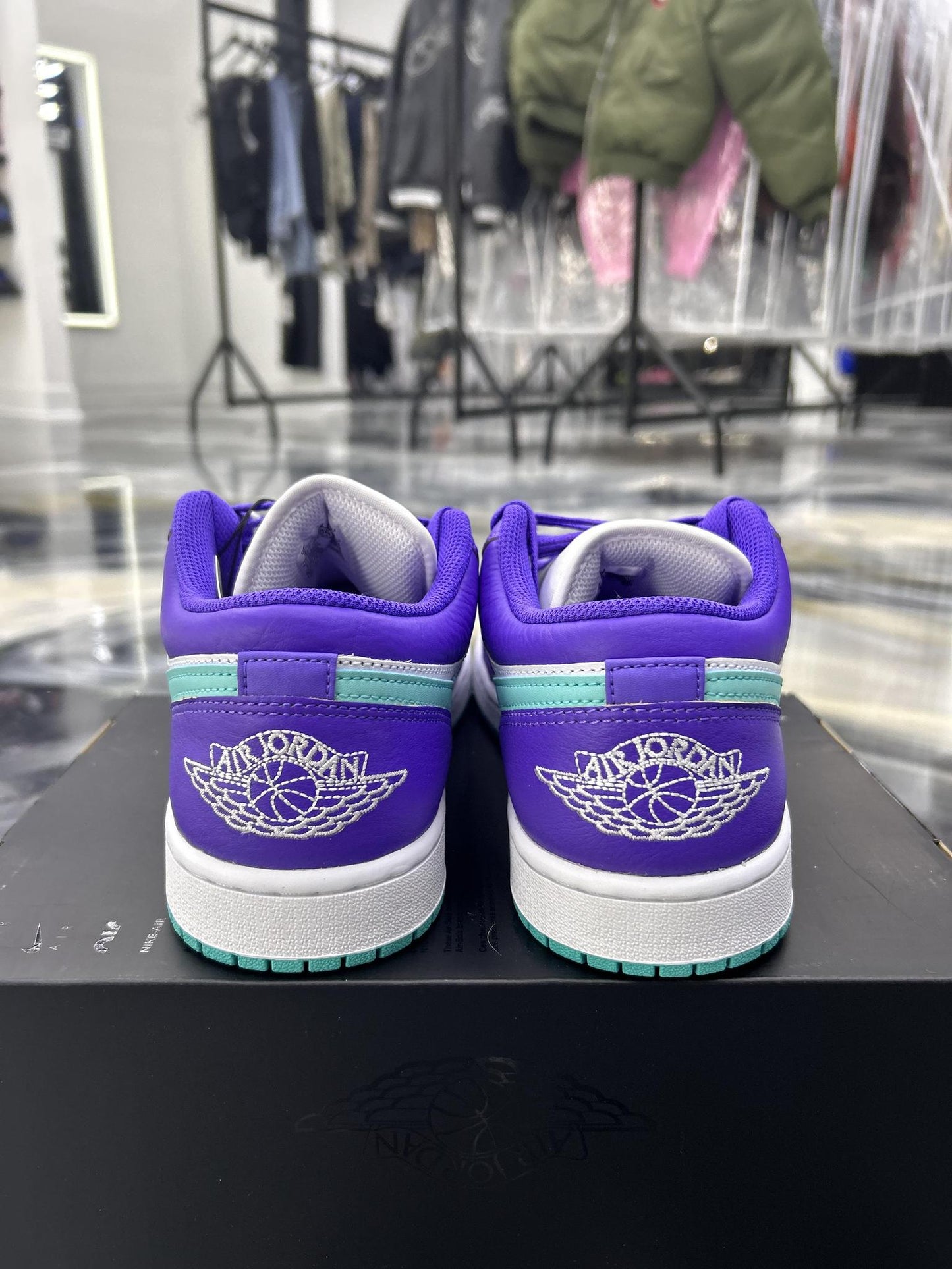 Jordan 1 Low "Purple Teal" Used Size 9