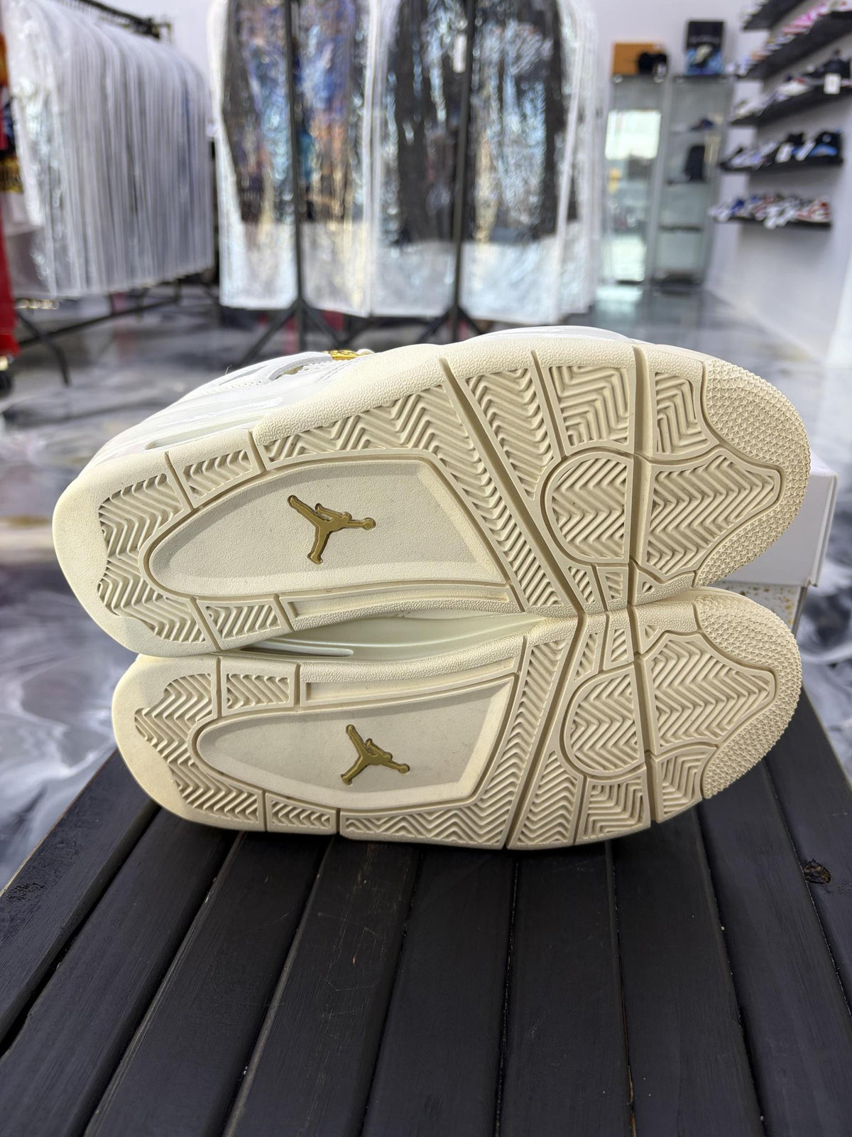 Jordan 4 "Metallic Gold" Used Size 5.5Y/7W
