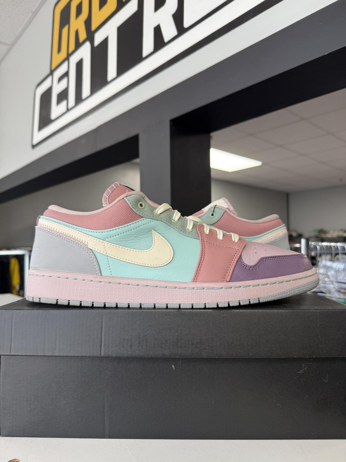 Jordan 1 Low "Easter" Used Size 13