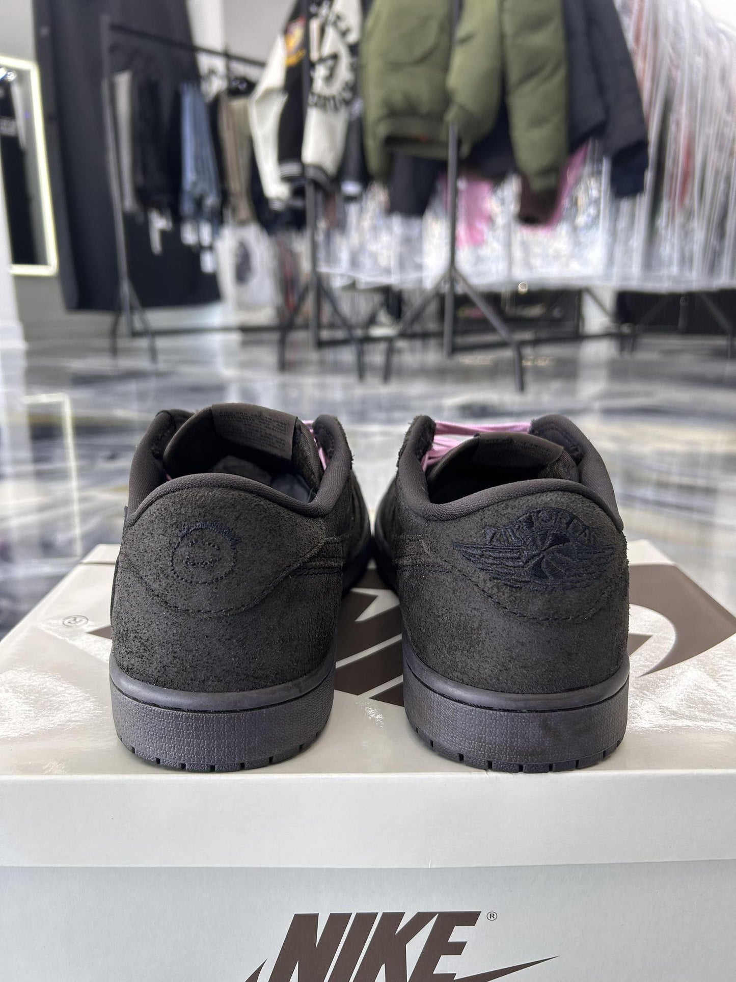 Jordan 1 Travis Scott "Velvet" Used Size 10.5