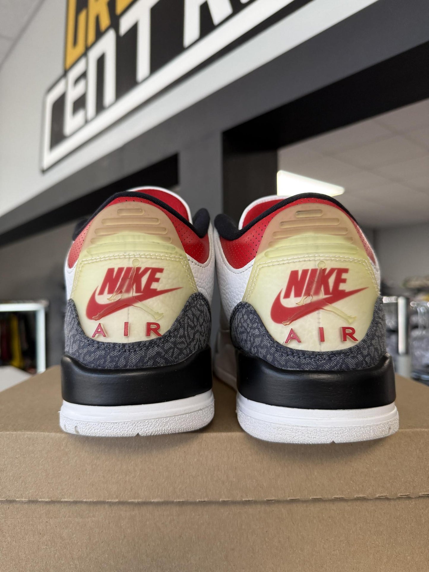 Jordan 3 "Denim Fire Red" Used Size 11