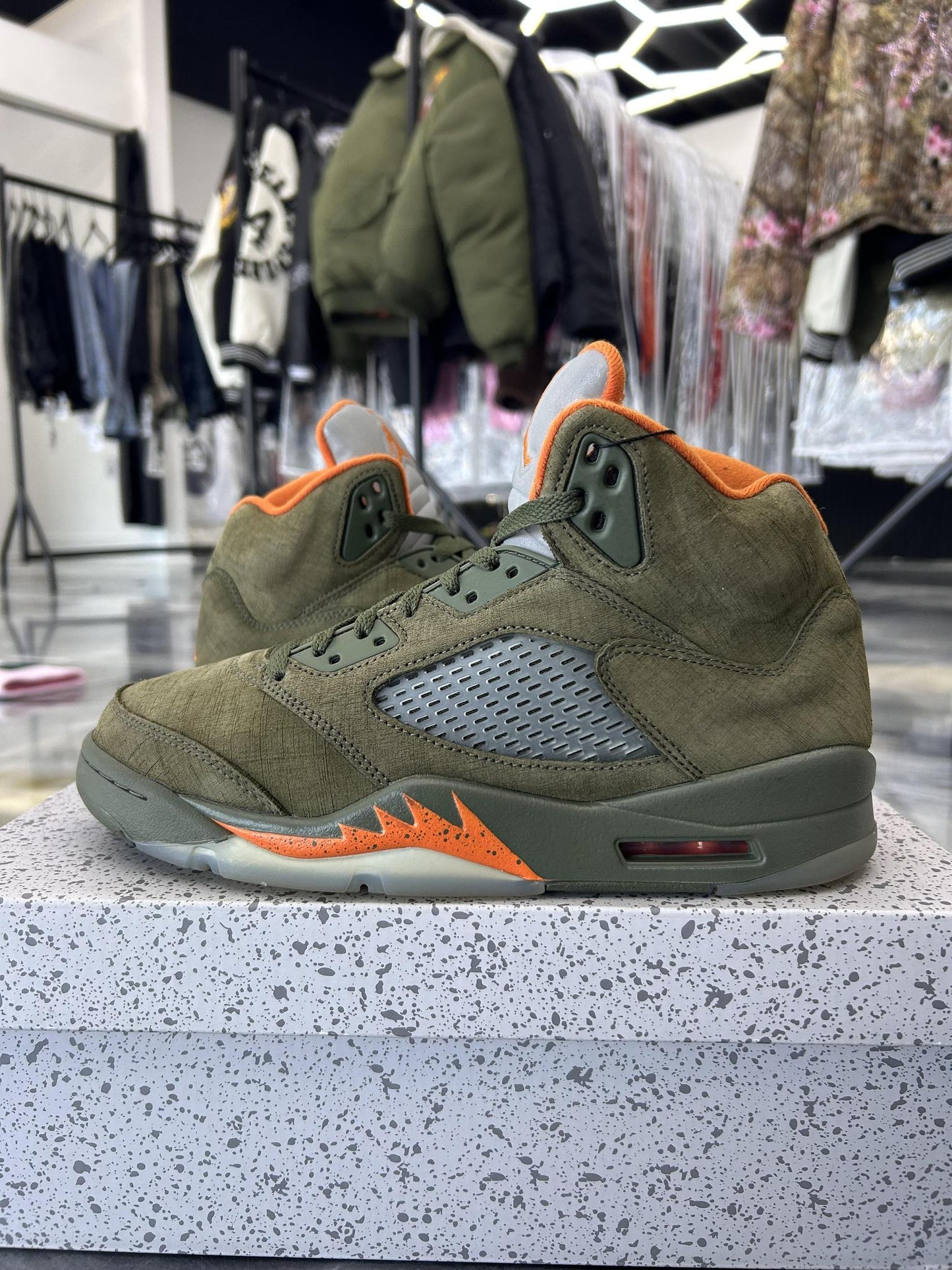 Jordan 5 "Olive" Used Size 9