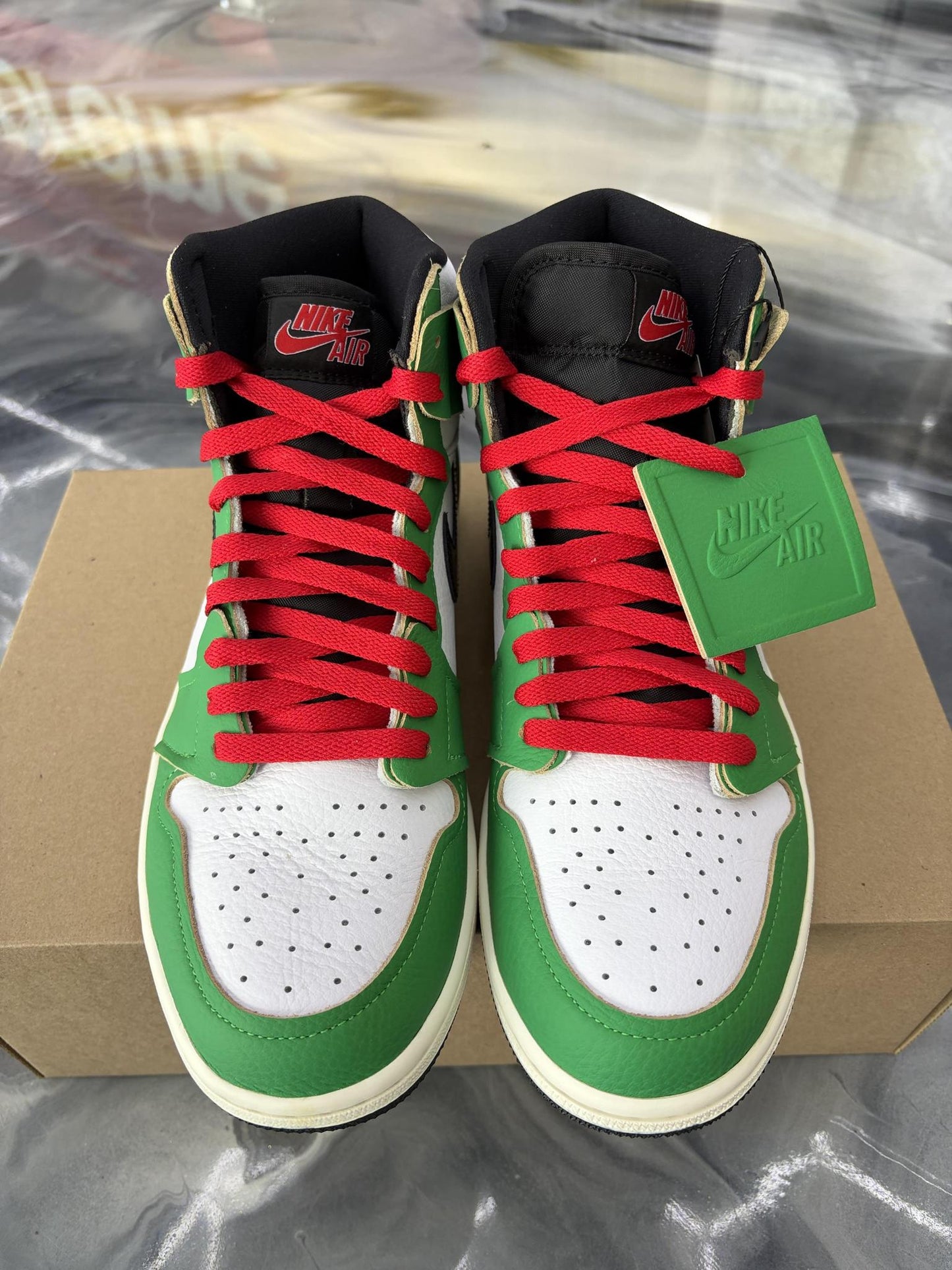 Jordan 1 "Lucky Green" Used Size 8.5