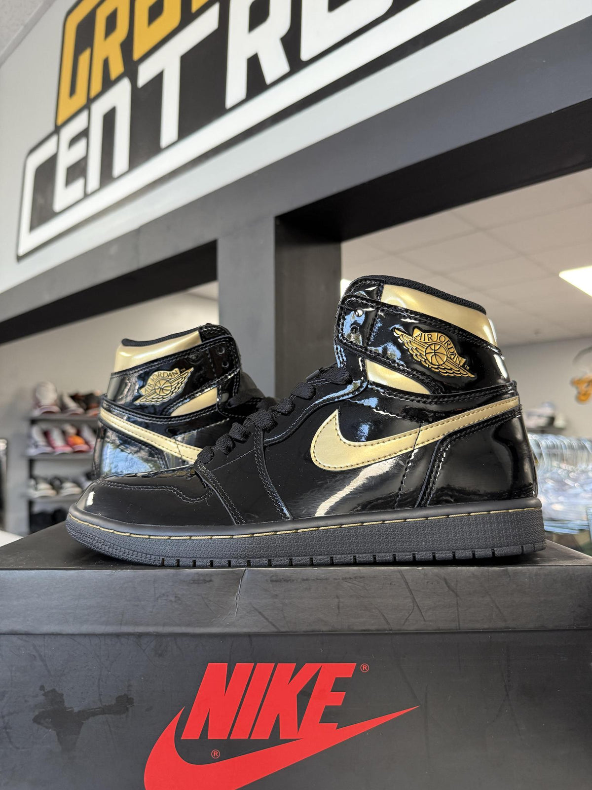 Jordan 1 "Patent Metallic Gold" Used Size 8