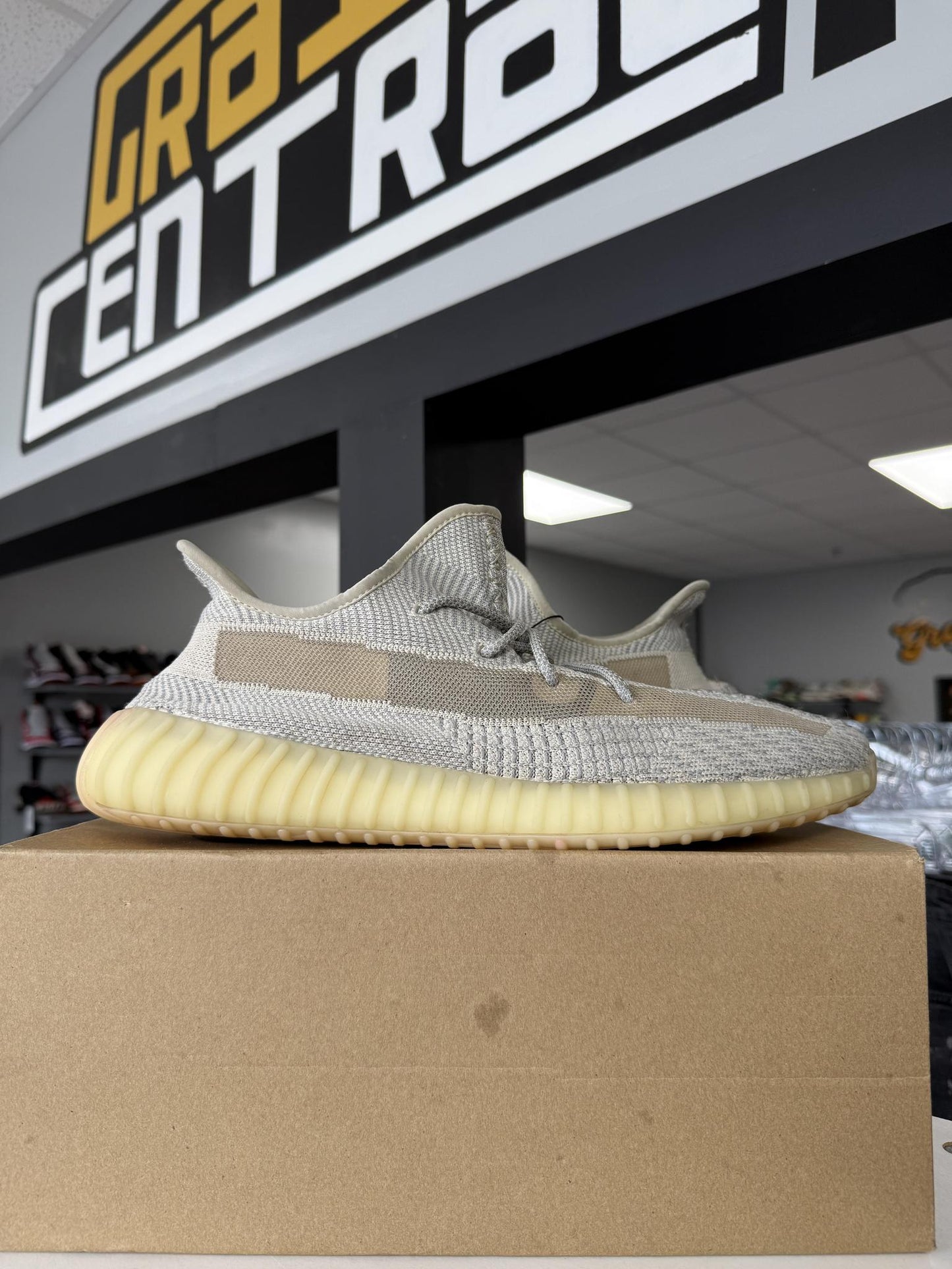 Yeezy 350 V2 "Lundmark" Used Size 14