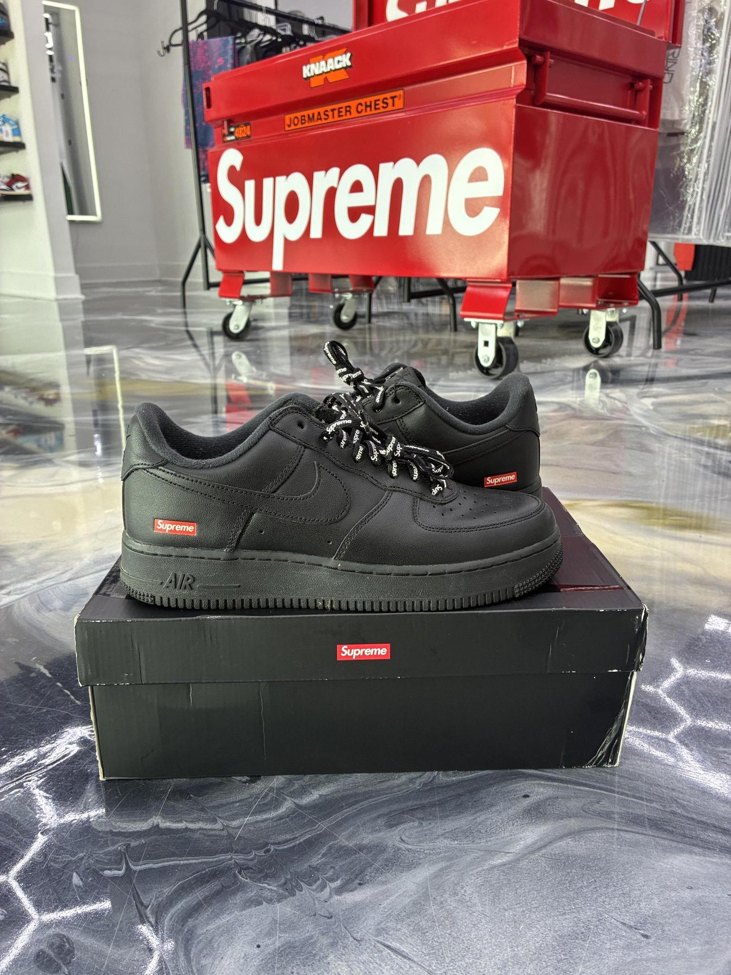 Nike Air Force One Low "Black" Used Size 8.5