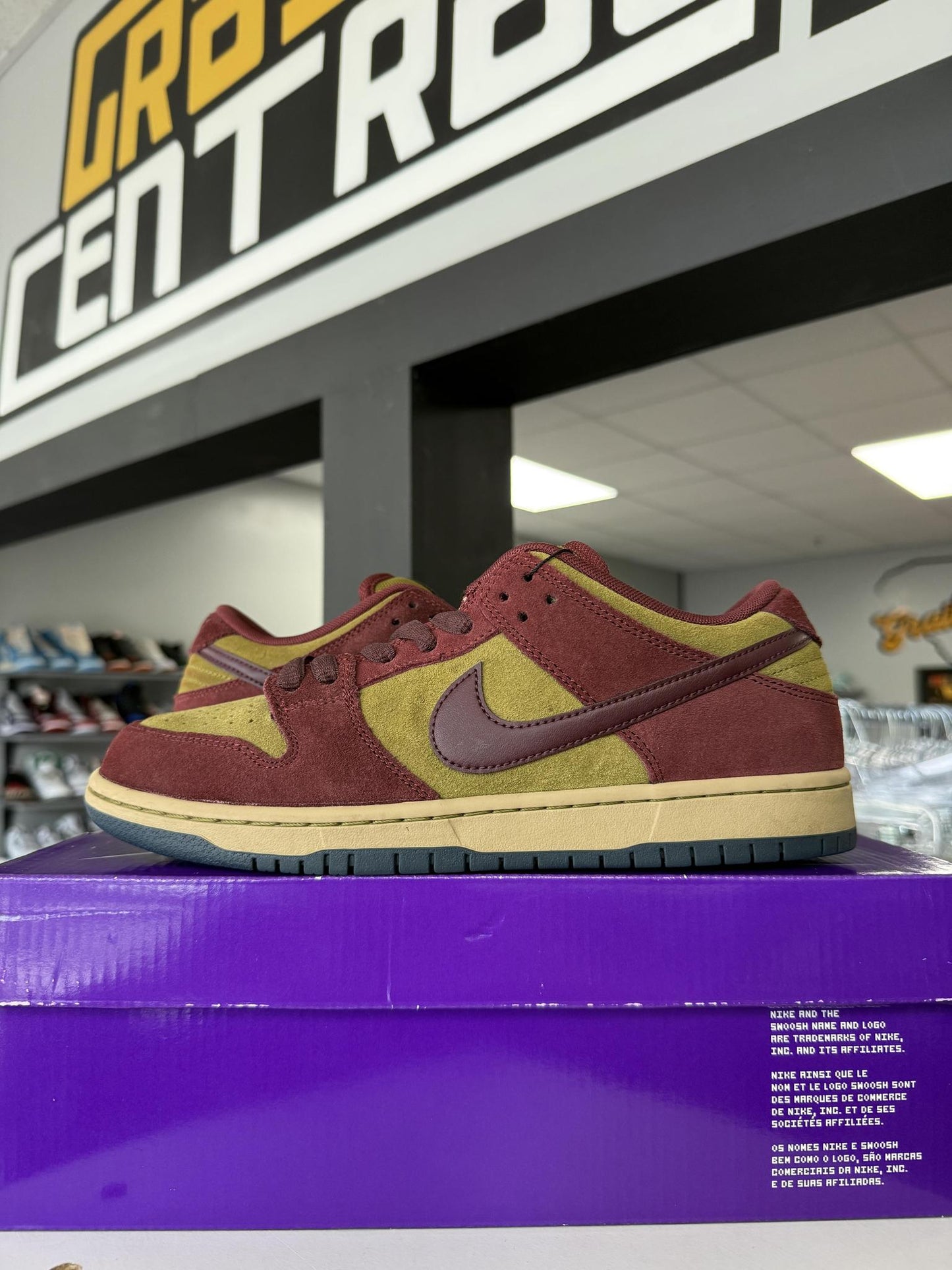 Nike SB Dunk Low "Burgundy Bordeaux" Used Size 9.5