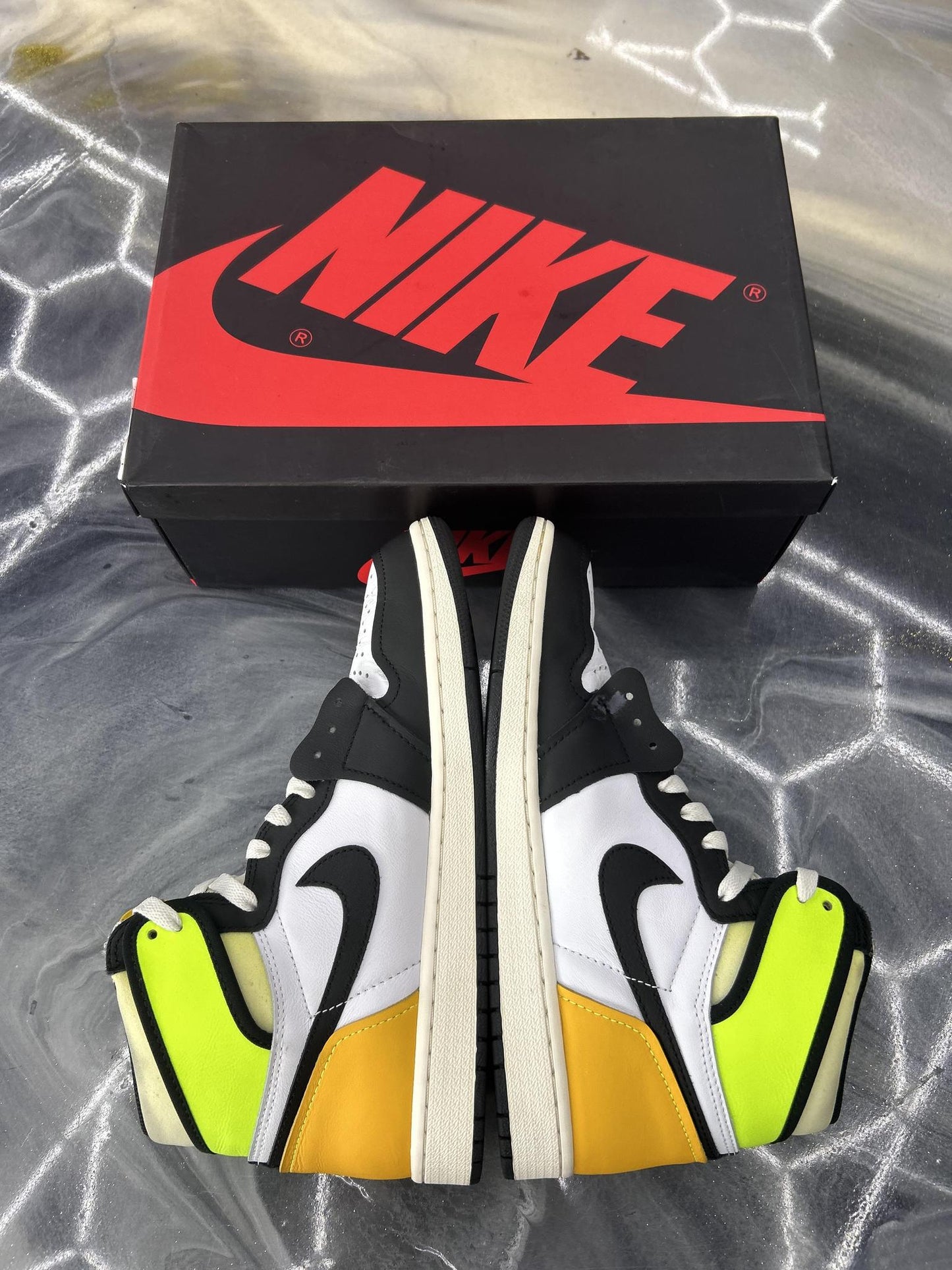 Jordan 1 "Volt University Gold" Used Size 9