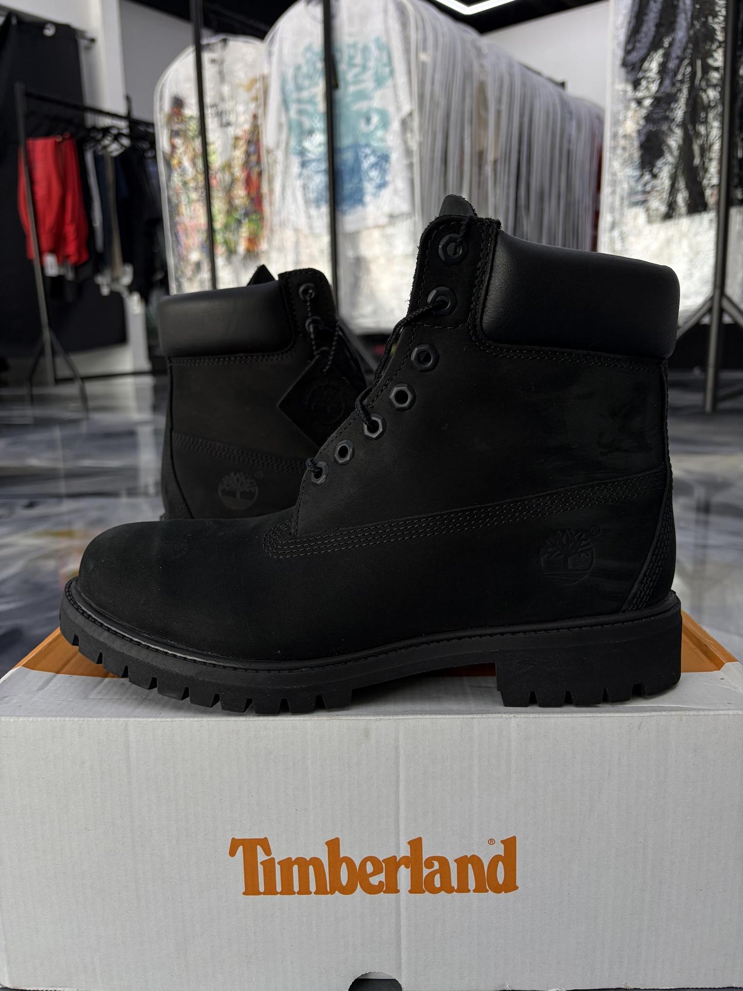 Timberland 6 Inch Boot "Black" Used Size 9.5