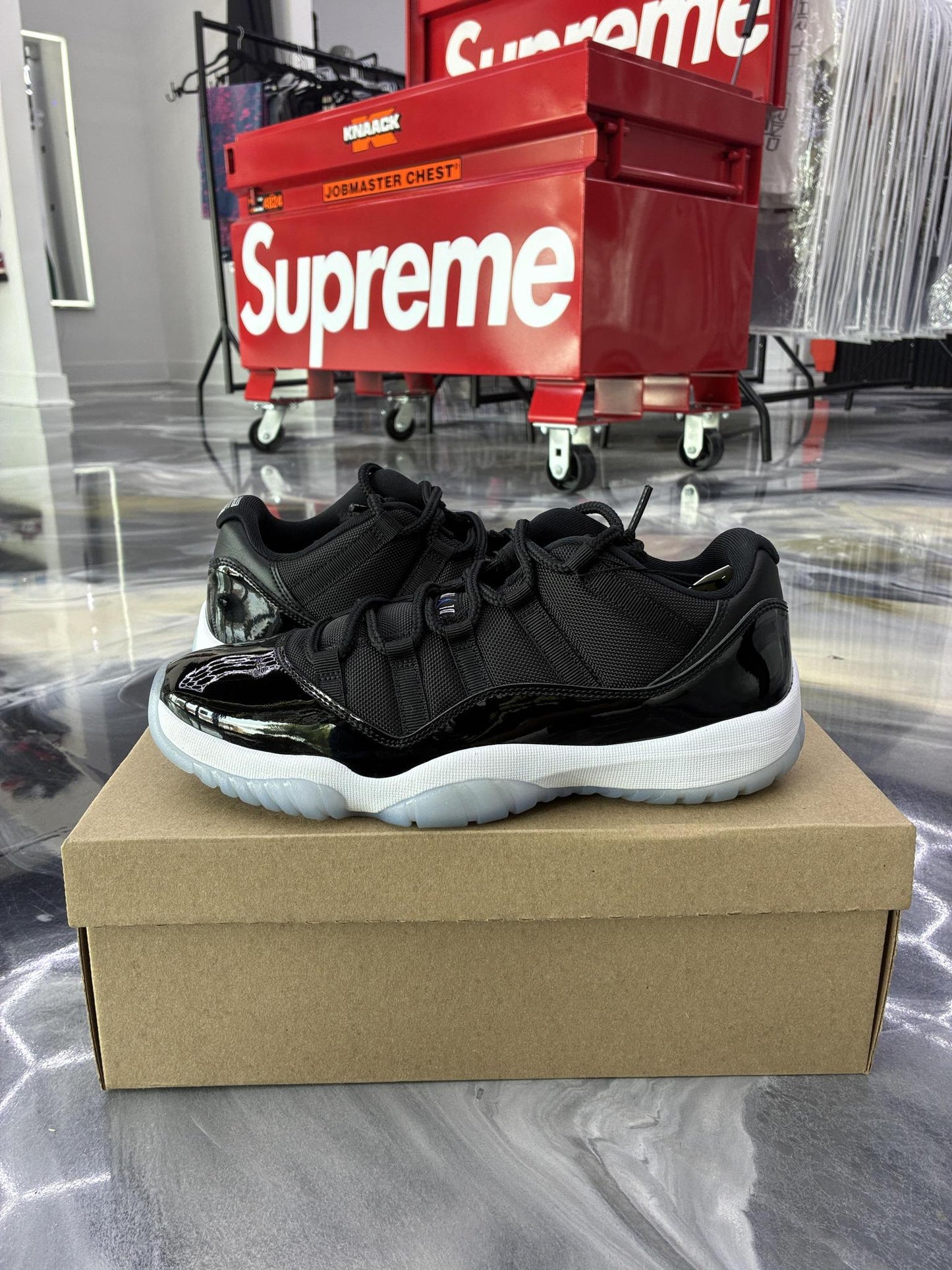 Jordan 11 Low Space Jam Used