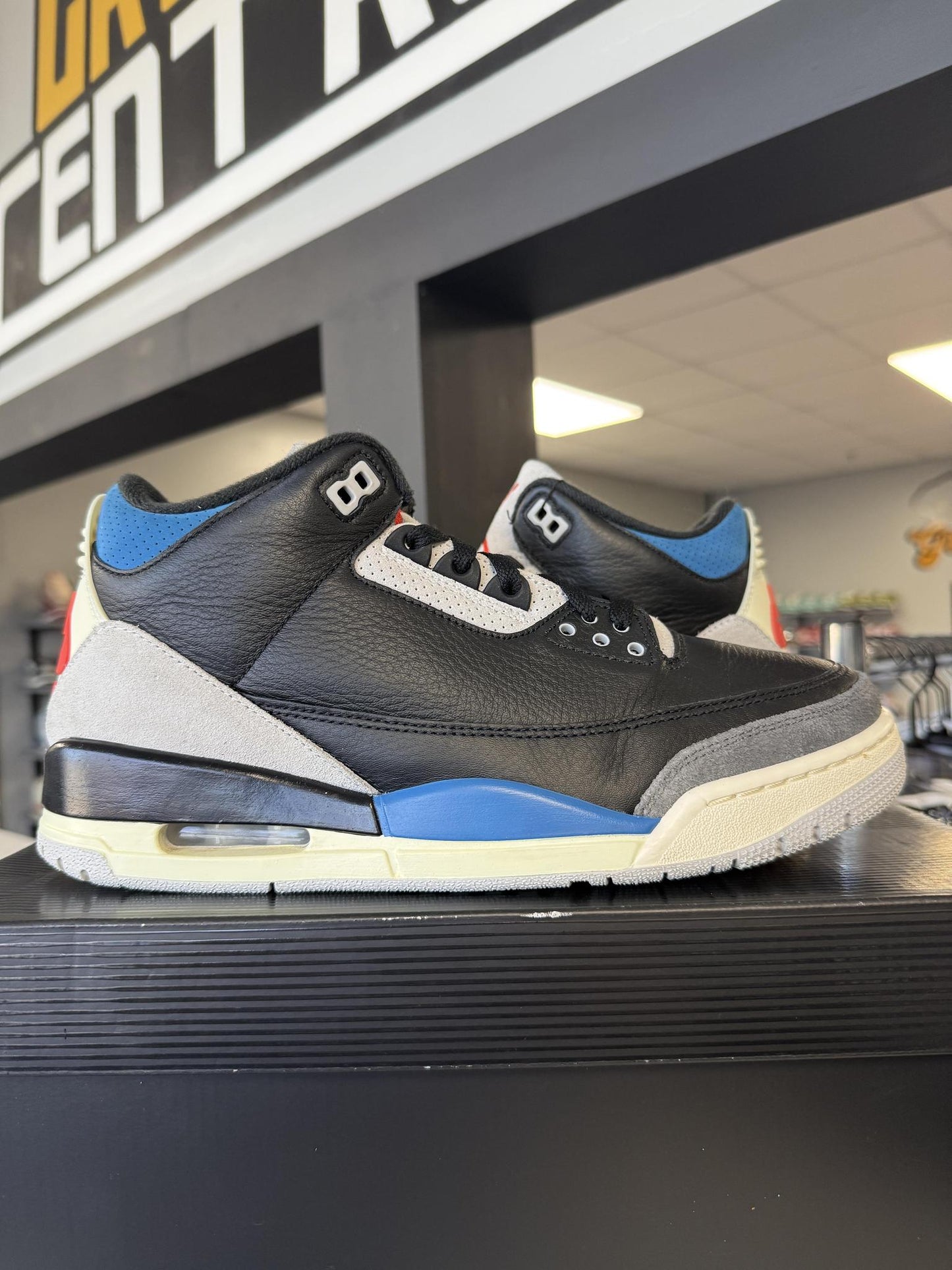 Jordan 3 "Rare Air" Used Size 9.5