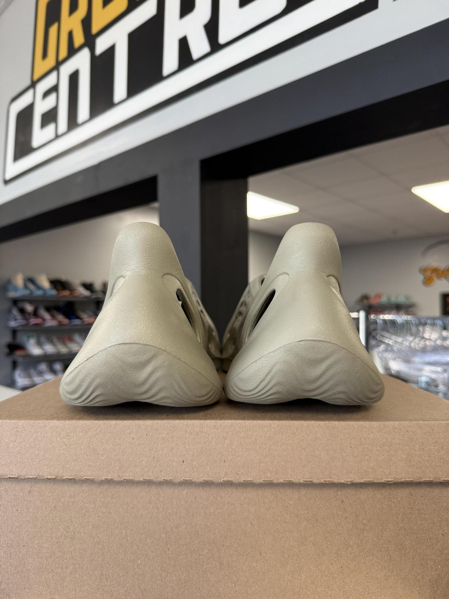 Yeezy Foam RNNR "Taupe" Used Size 14