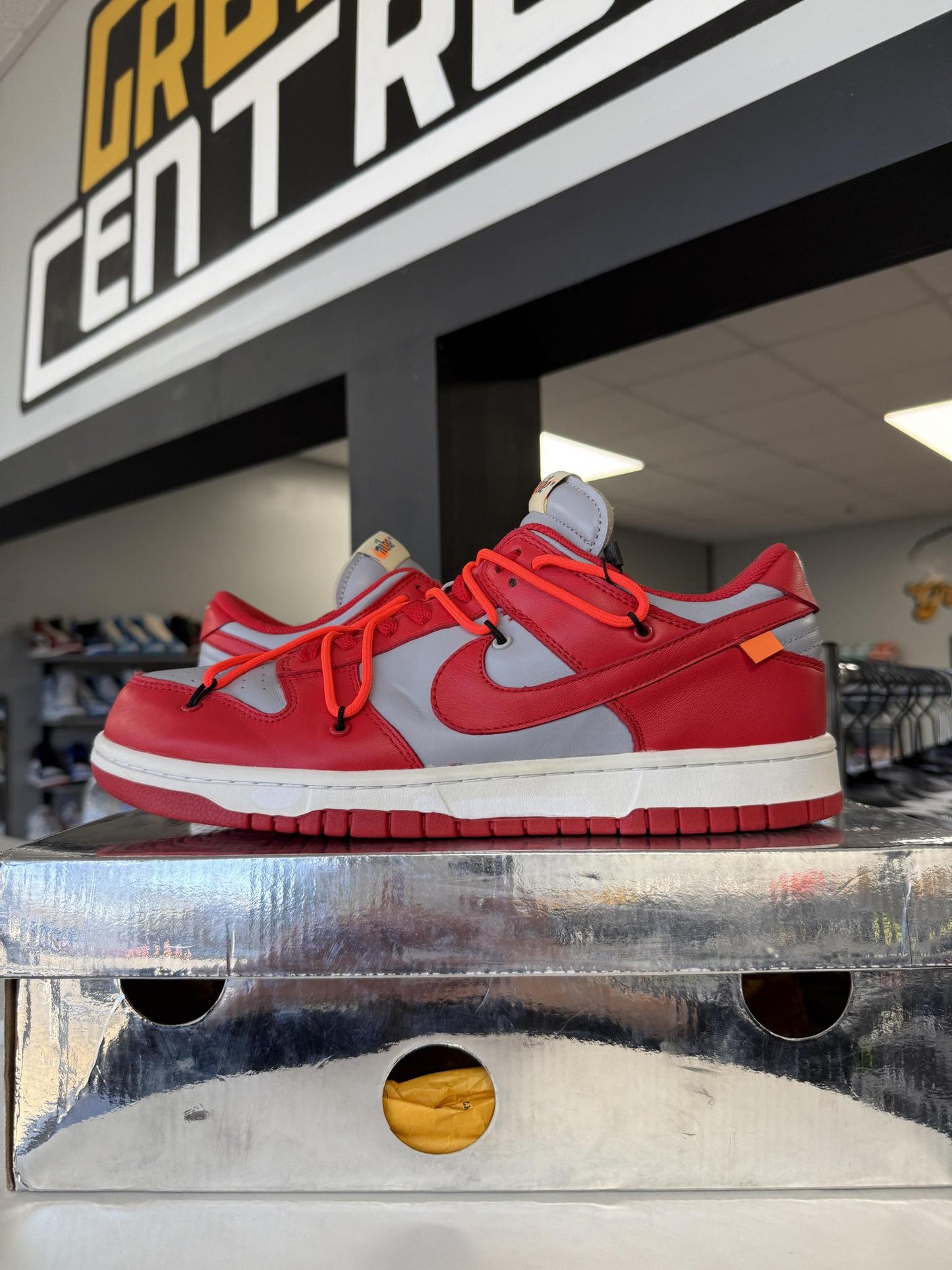 Dunk Low x Off White "UNLV" Used Size 10.5