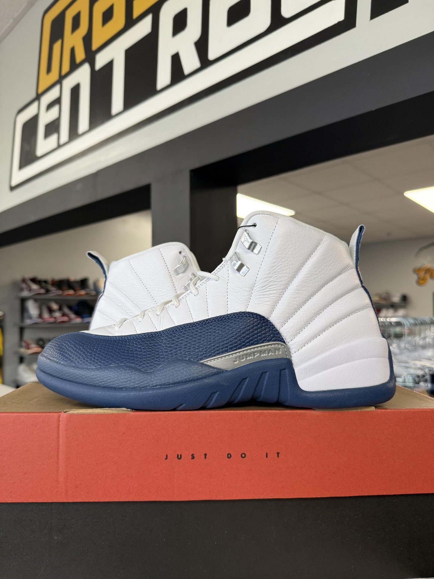 Jordan 12 "French Blue" Used Size 10.5