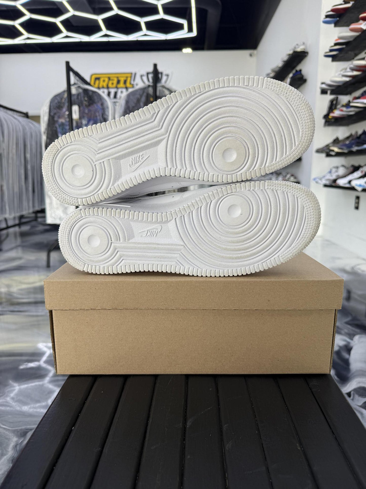 Nike Air Force One Low "White" Used Size 12