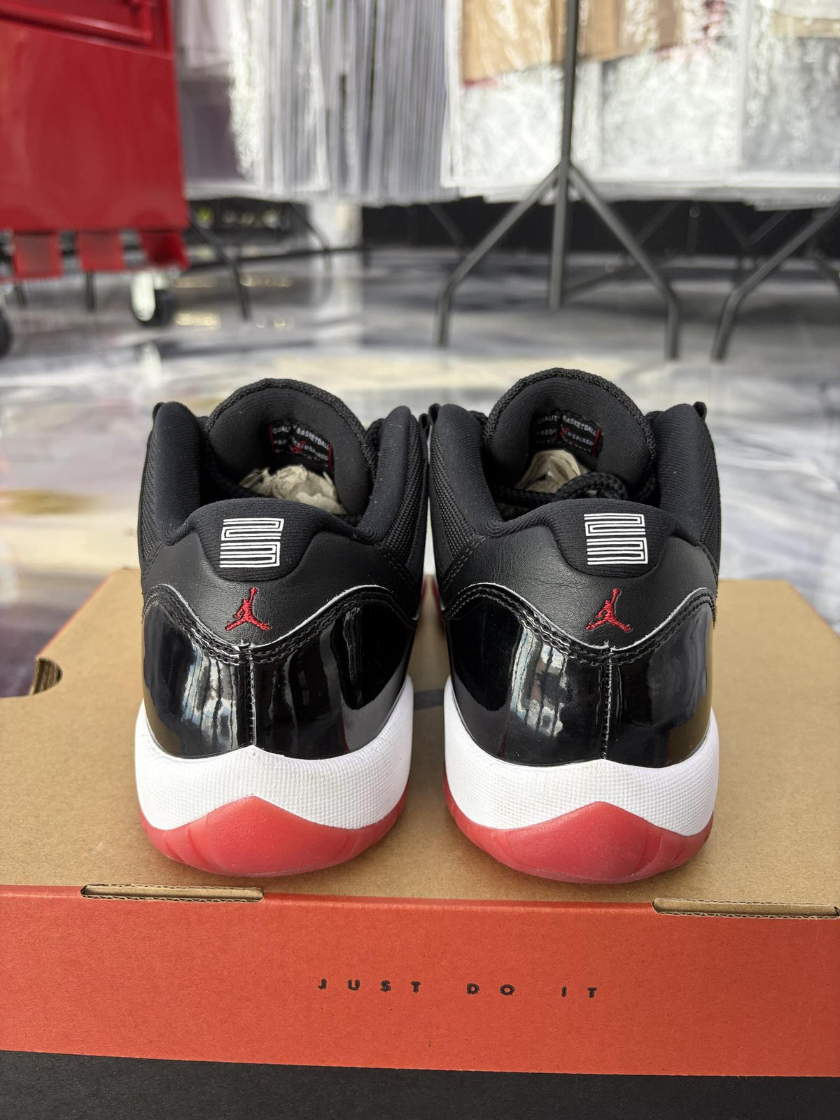 Jordan 11 Low "Bred" Used Size 7Y/8.5W