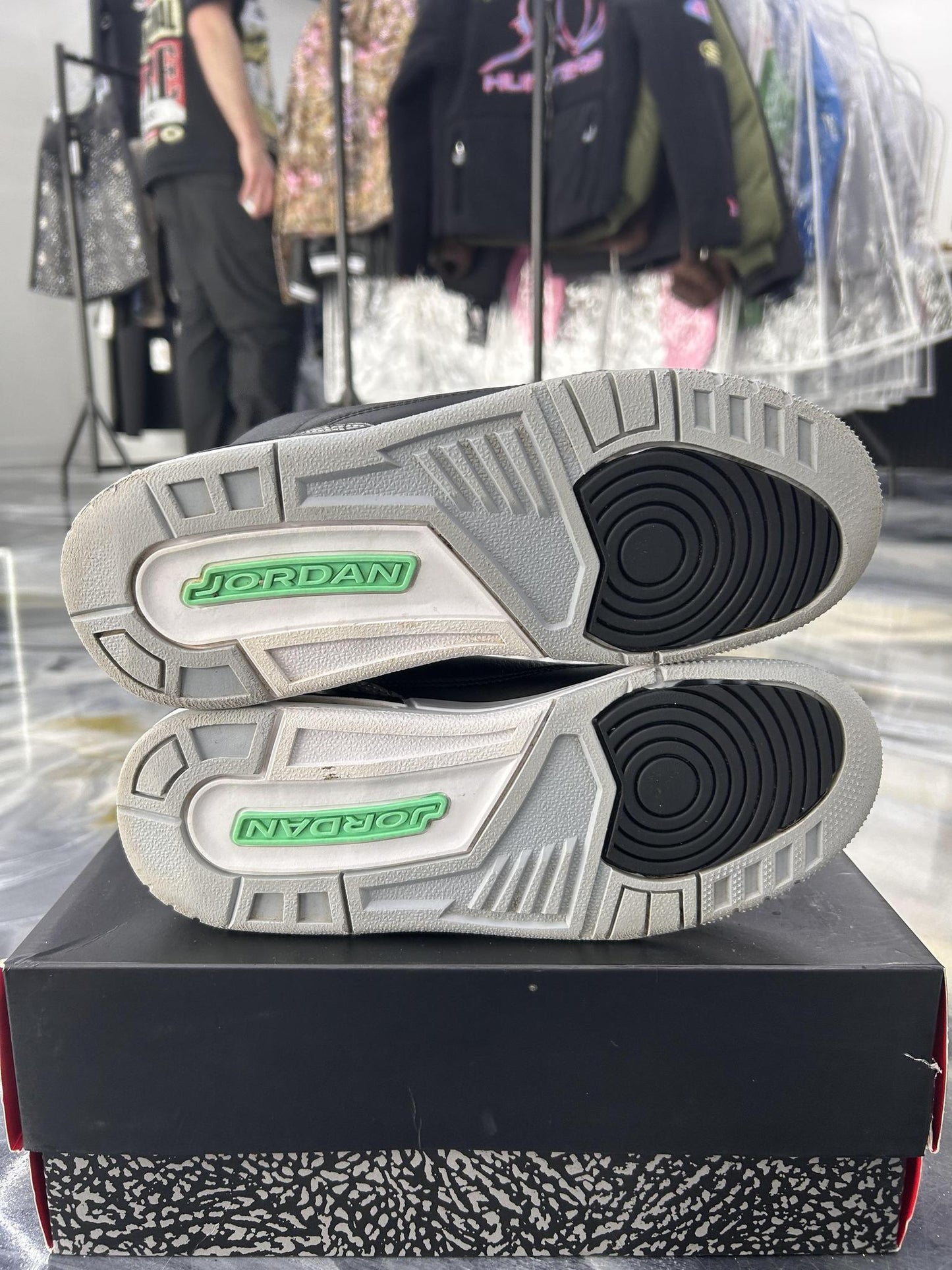 Jordan 3 "Green Glow" Used Size 7Y/8.5W