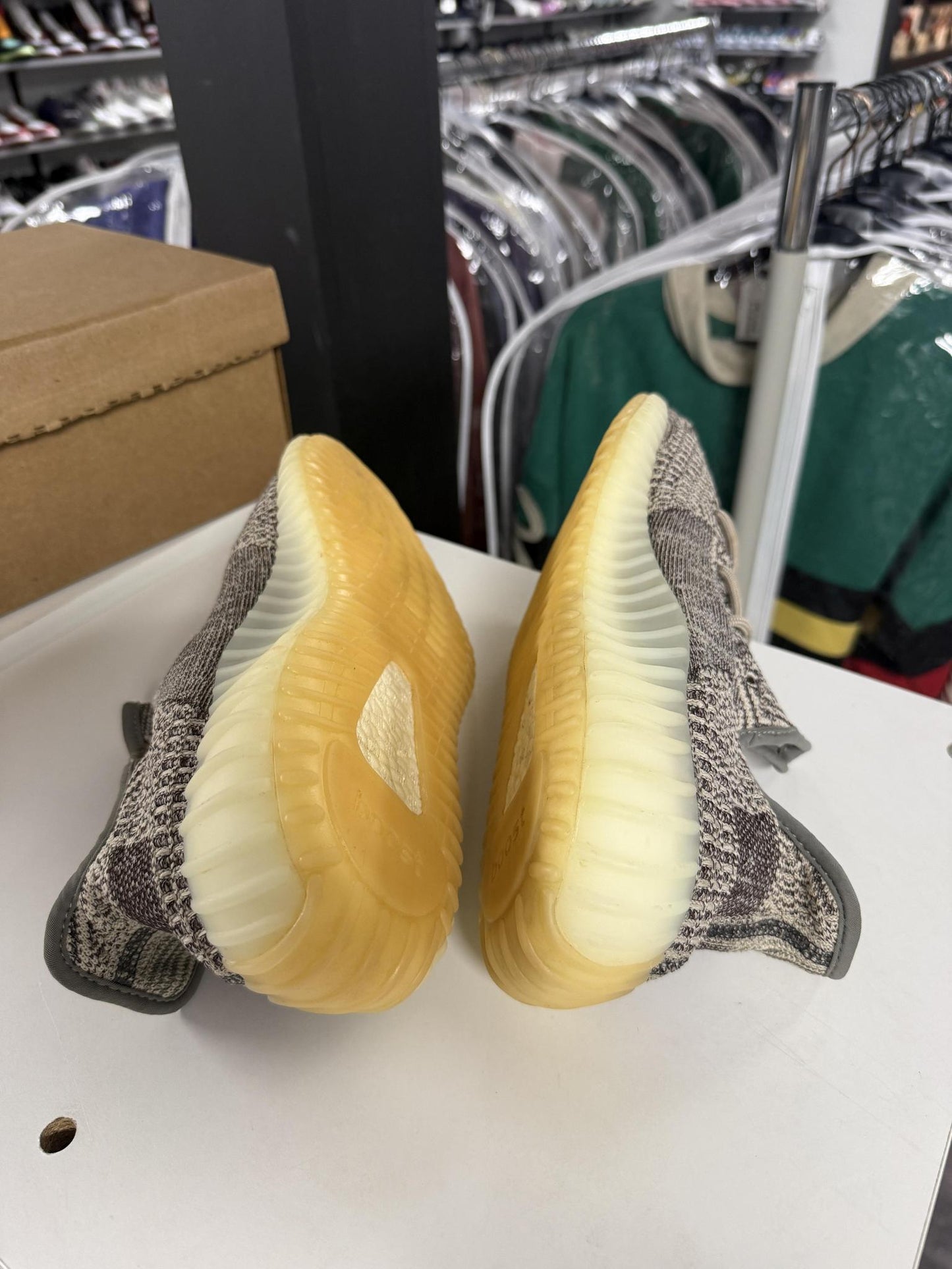 Yeezy 350 V2 "Zyon" Used Size 9.5