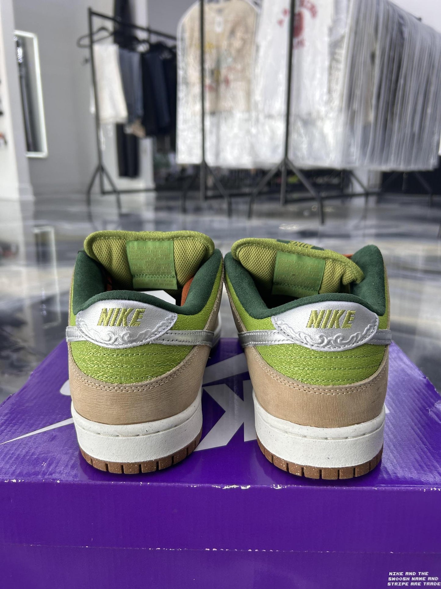 Nike SB Dunk Low "Escargot" Used Size 10.5