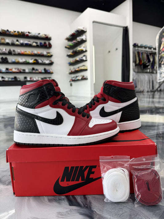 Jordan 1 Chicago Snakeskin Used Size 6Y/7.5W