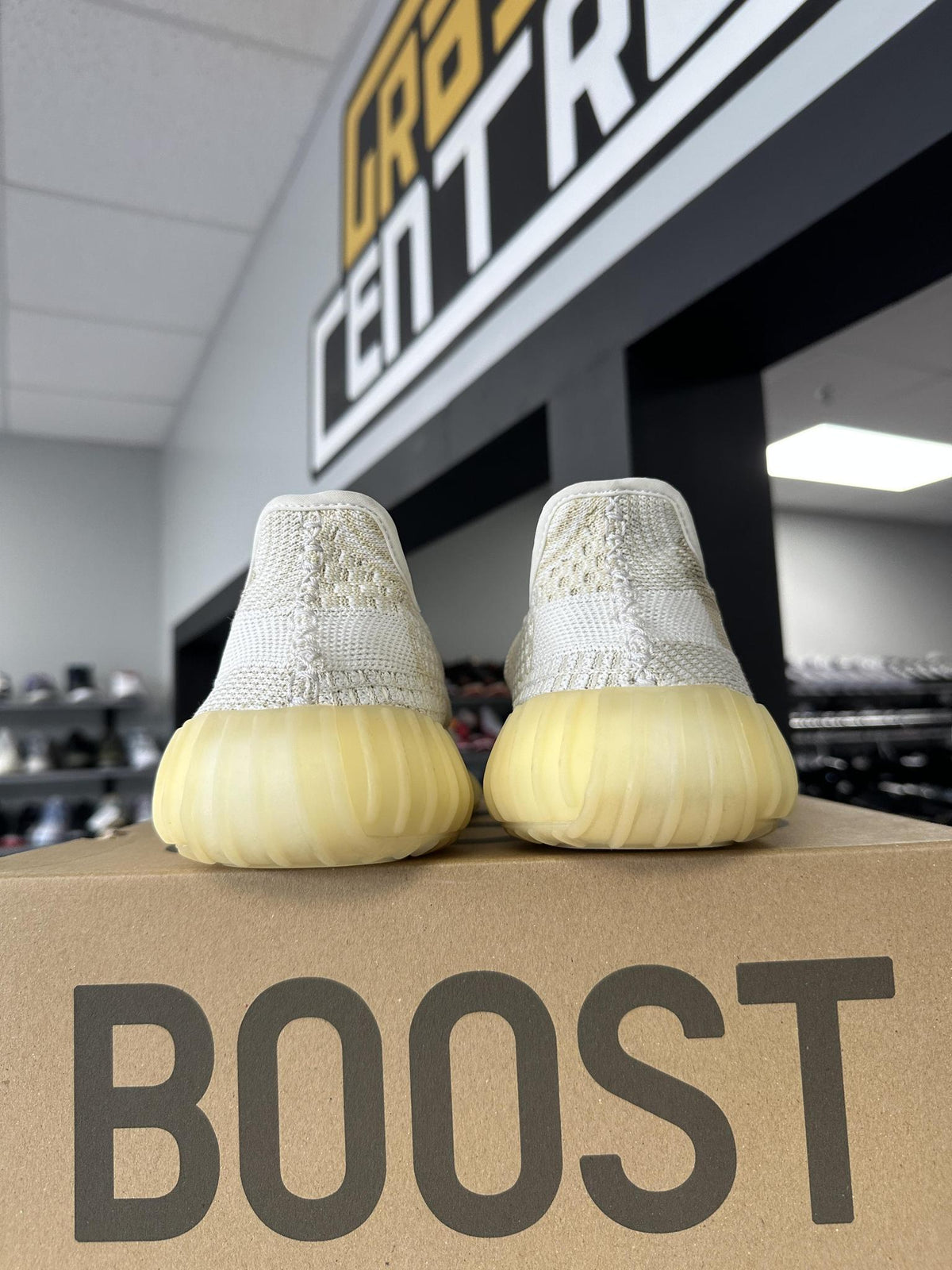 Adidas Yeezy 350 V2 "Natural" Used Size 6.5Y/8W