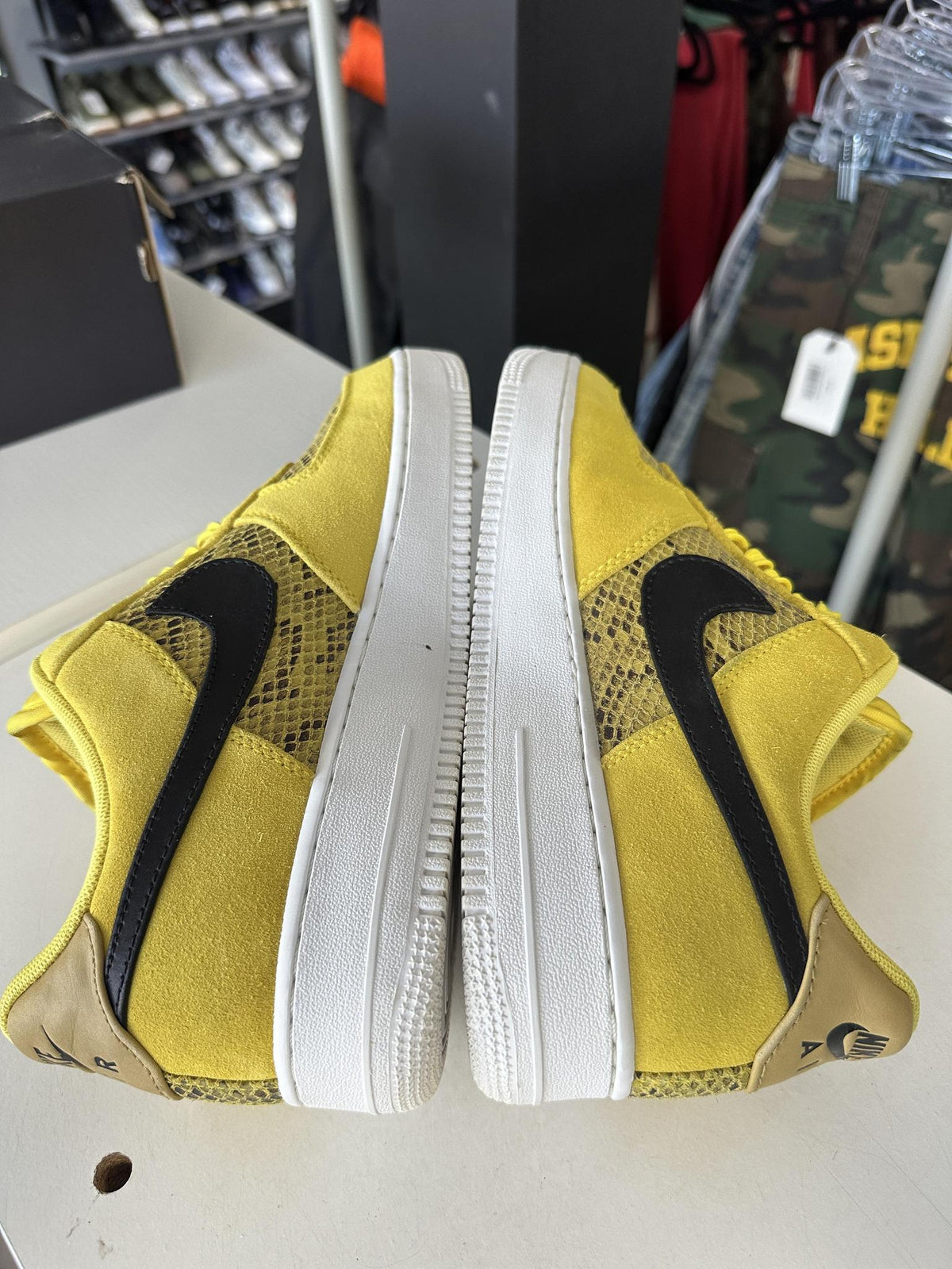 Nike AF1 Low "Yellow Snakeskin" Used Size 9