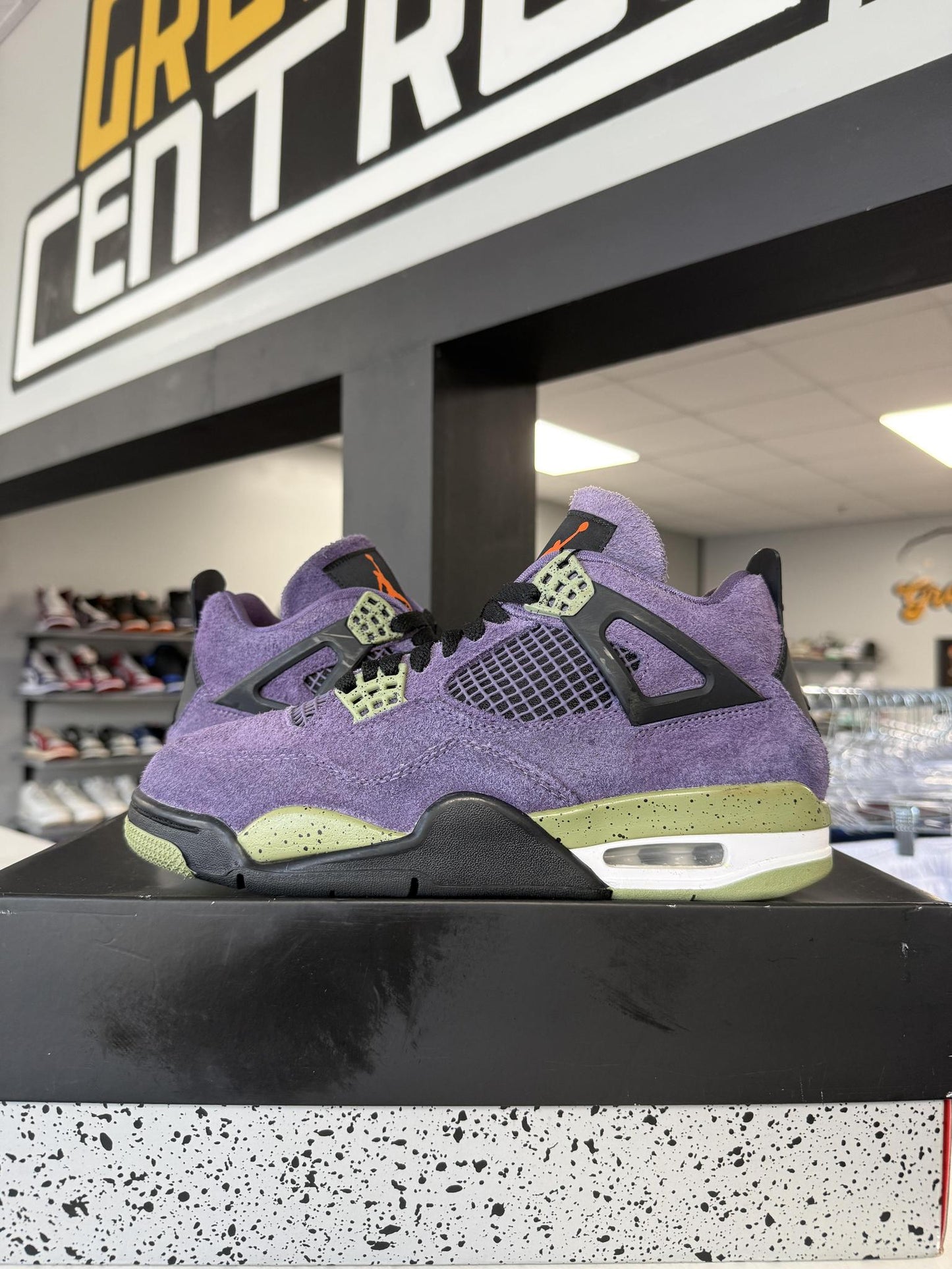 Jordan 4 "Purple Canyon" Used Size 7.5