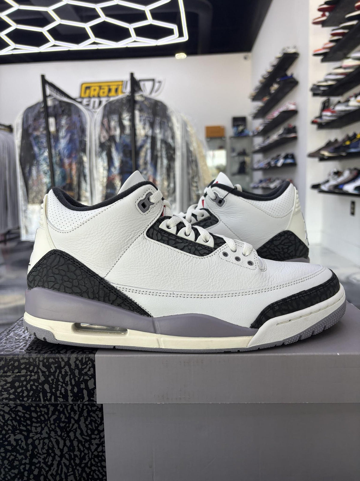 Jordan 3 "Cement Grey" Used Size 10.5