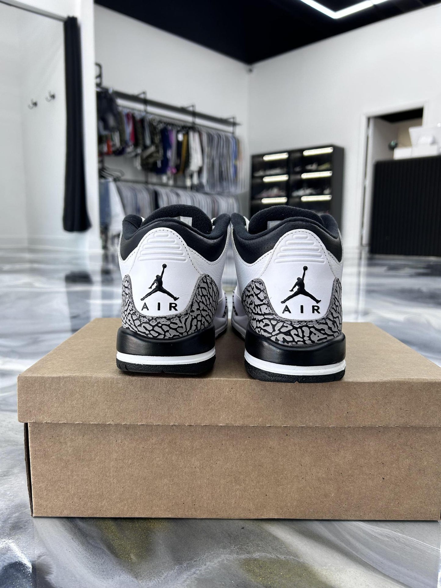 Jordan 3 "Infrared" Used Size 7Y/8.5W