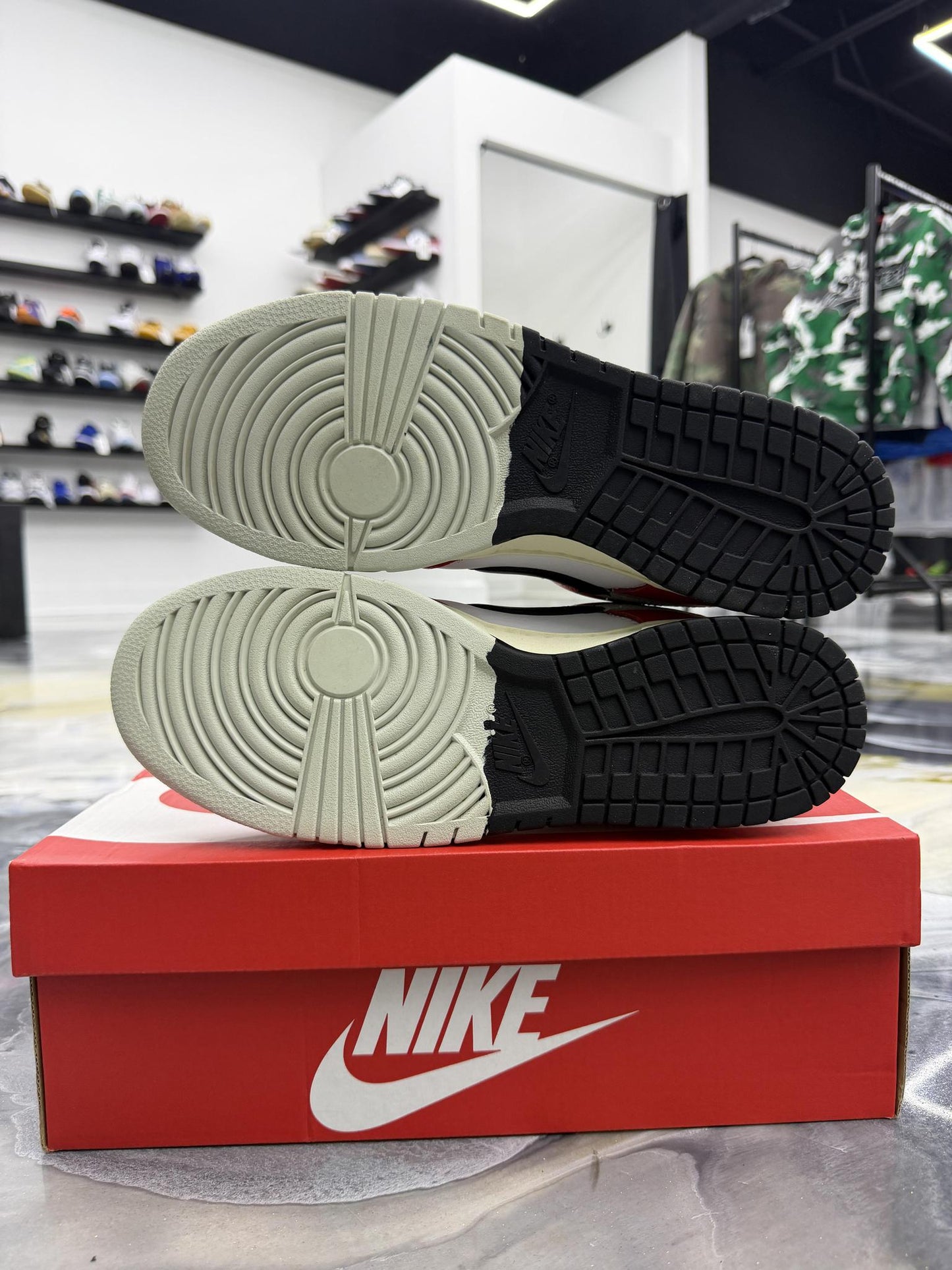 Nike Dunk Low Chicago Split Used Size 10
