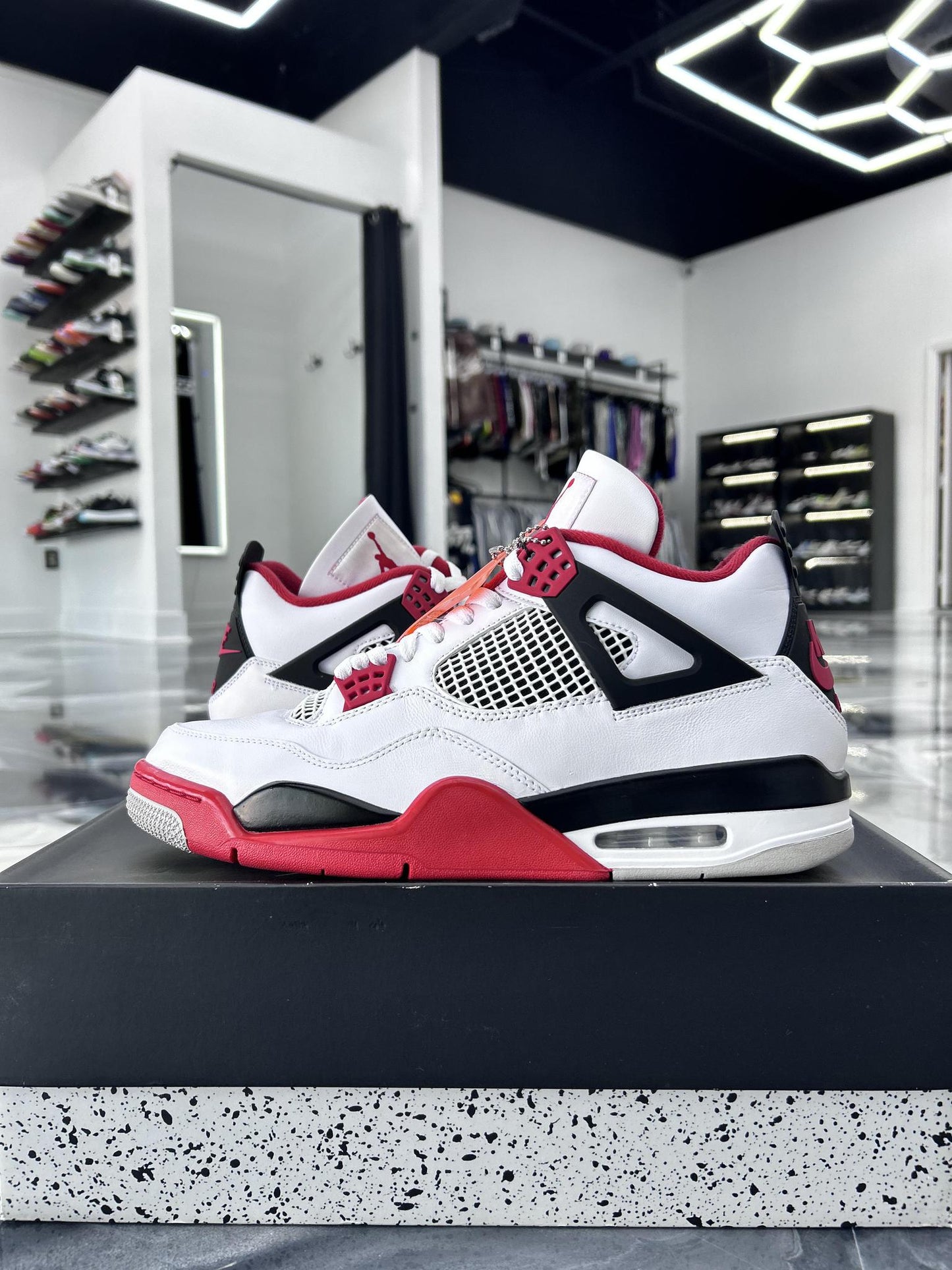 Jordan 4 "Fire Red" Used Size 12