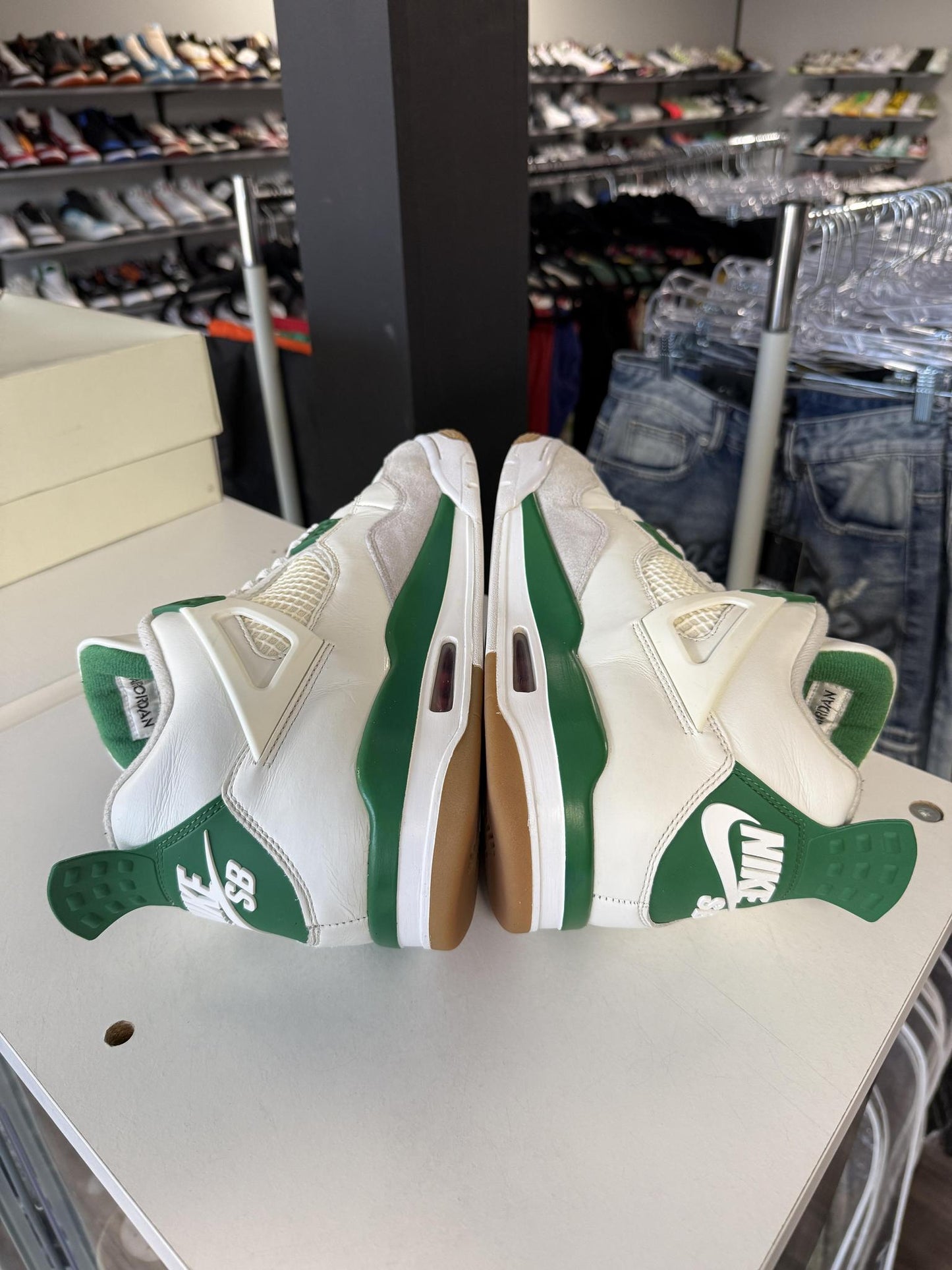 Jordan 4 SB "Pine Green" Used Size 12.5