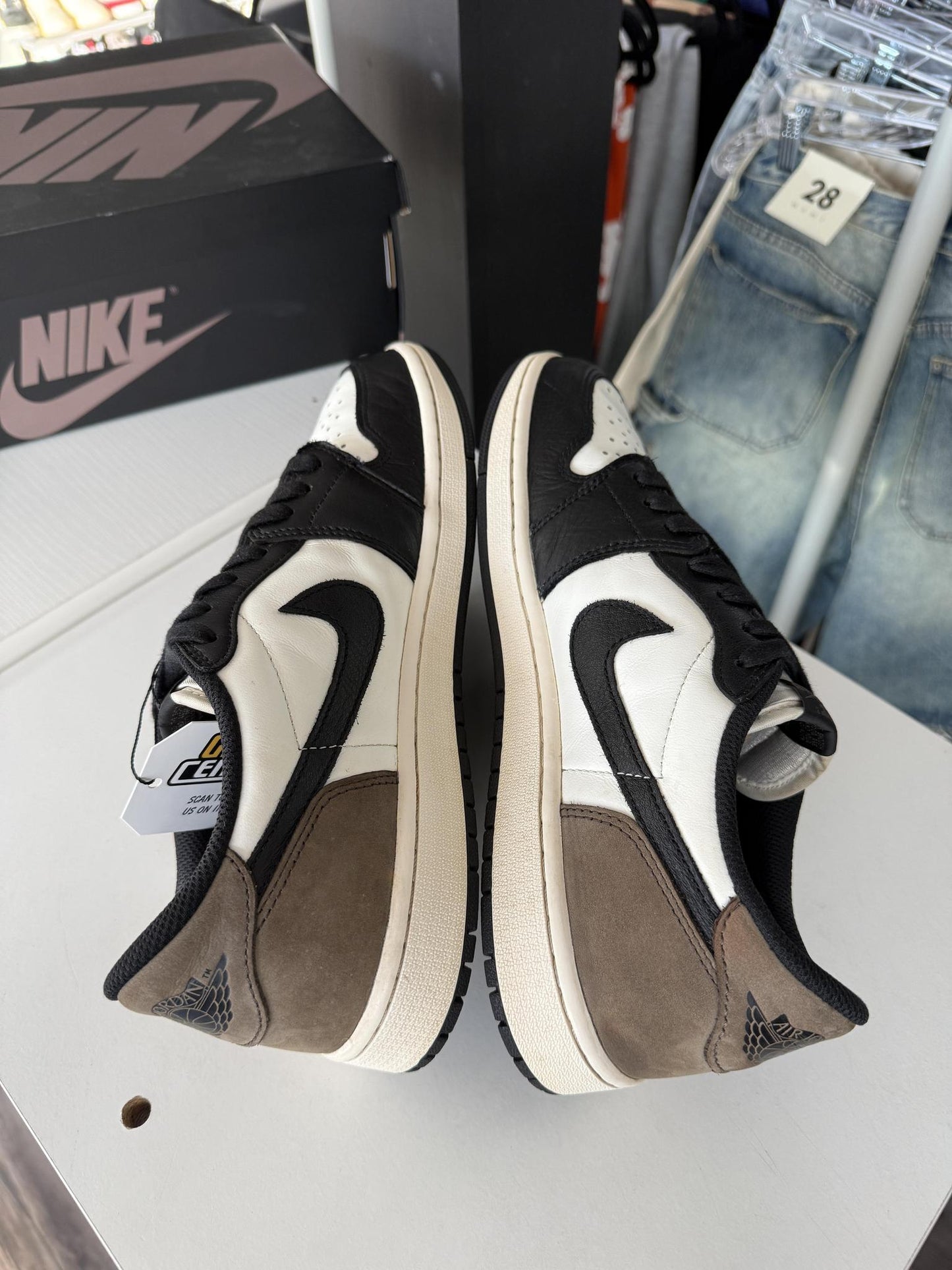 Jordan 1 Low "Mocha" Used Size 11