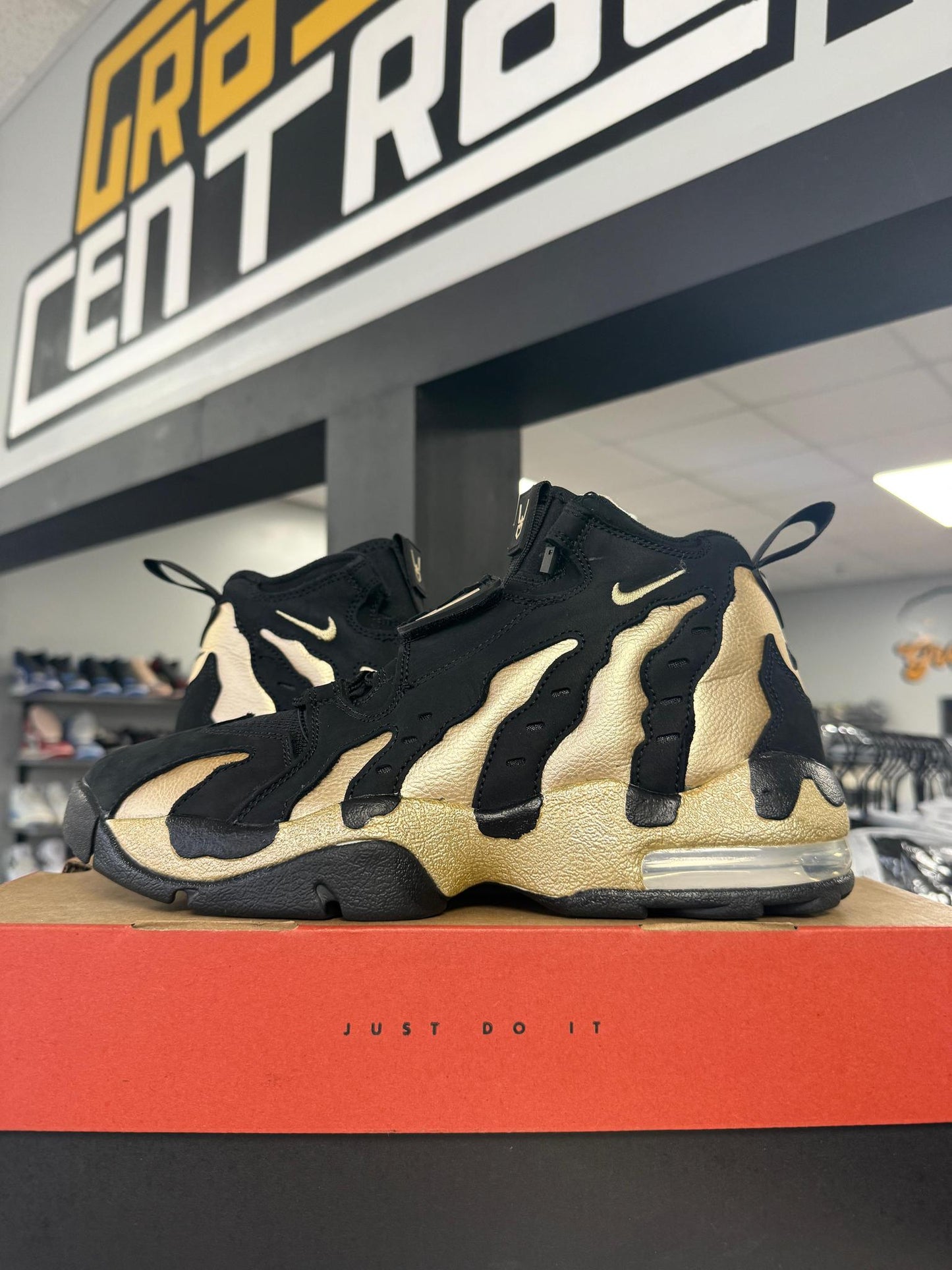 Nike Air Max DT "Black Gold" Used Size 8.5