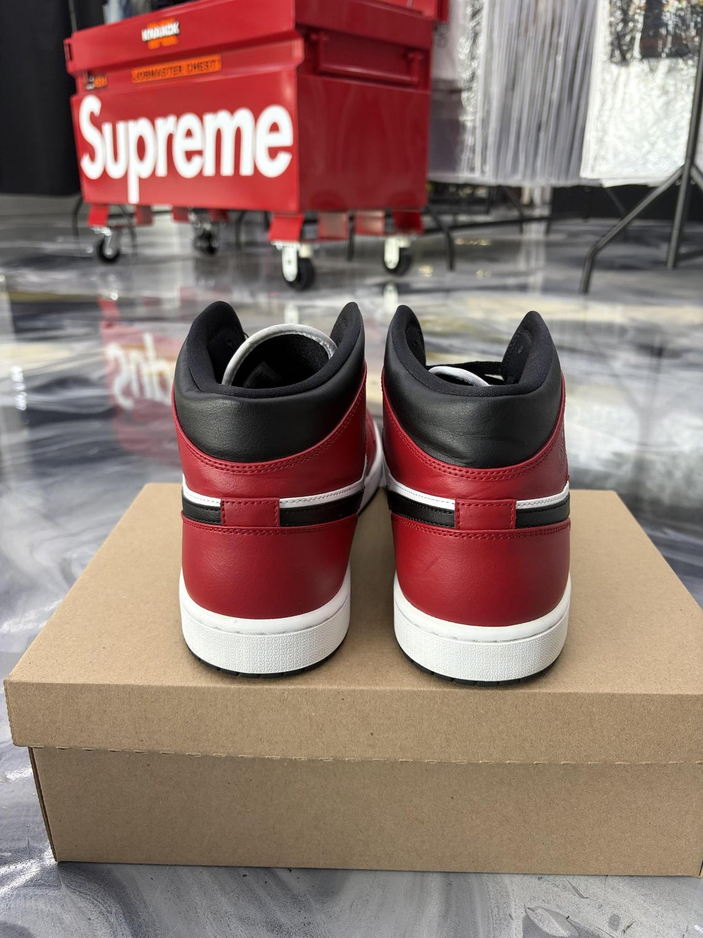Jordan 1 Mid "Chicago" Used Size 13