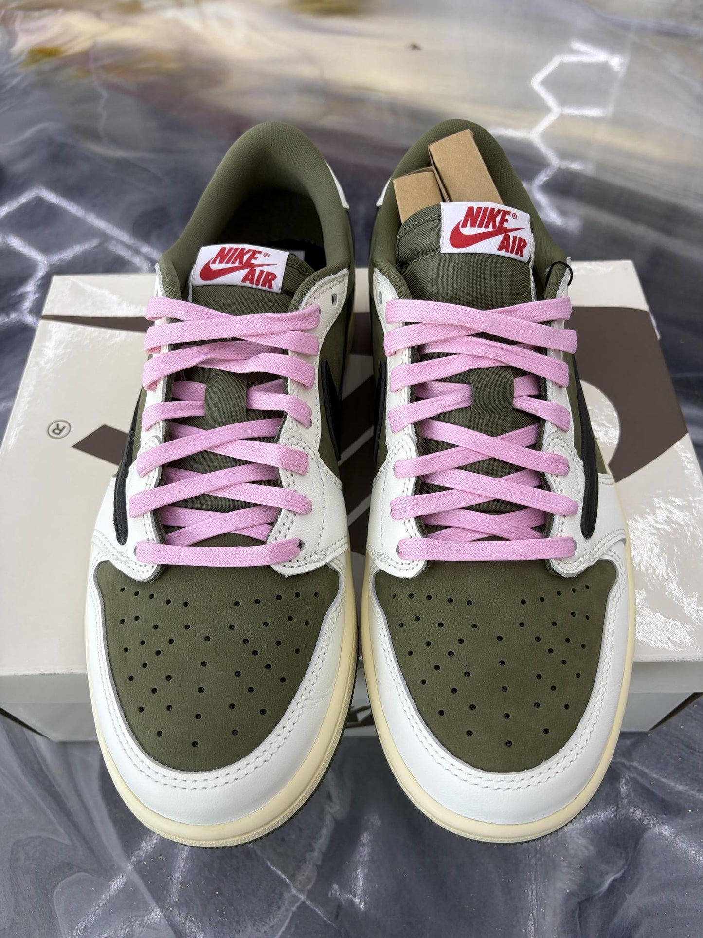 Jordan 1 Low X Travis Scott "Medium Olive" Used Size 9