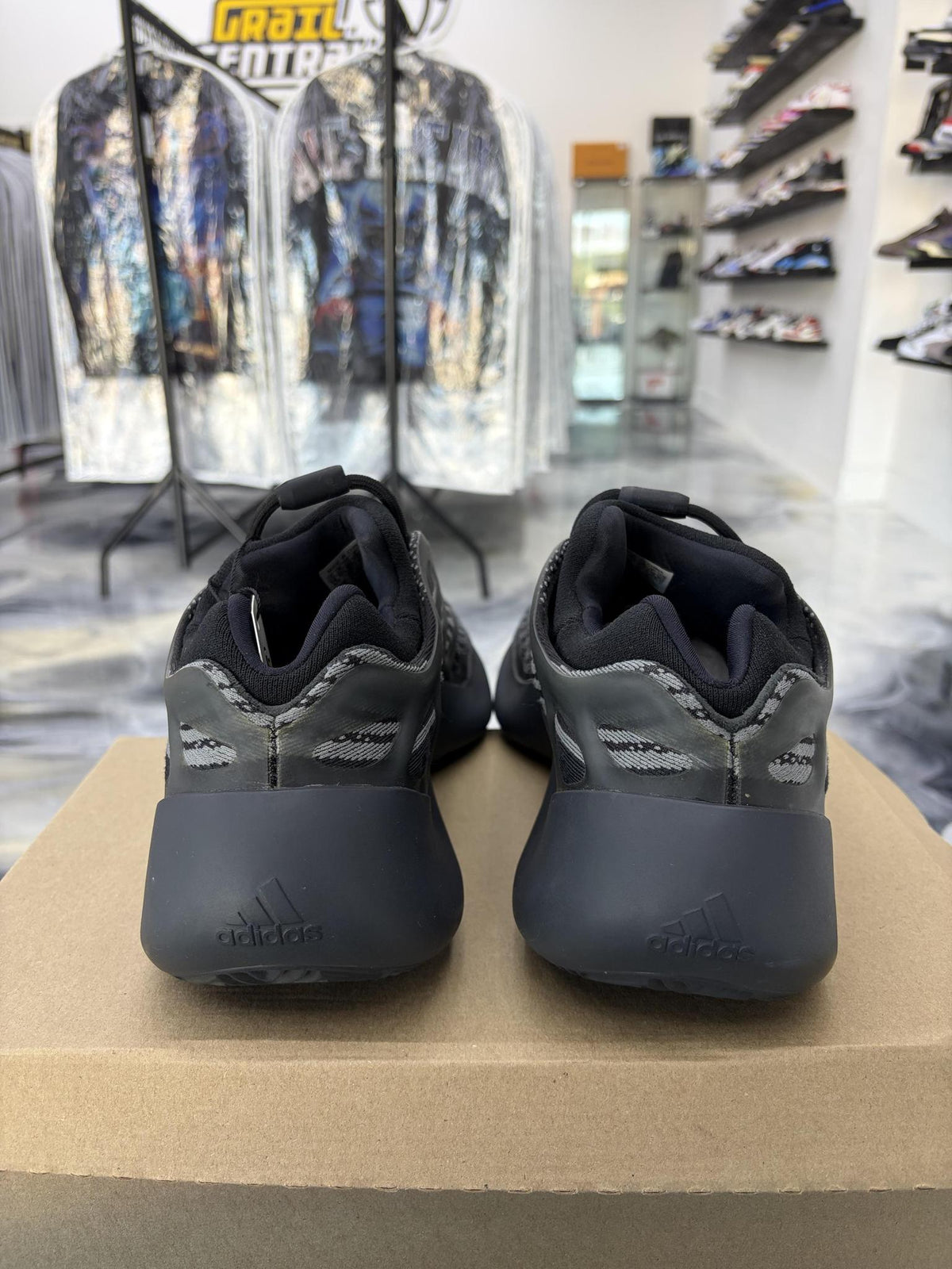 Yeezy 700 V3 "Dark Glow" Used Size 14