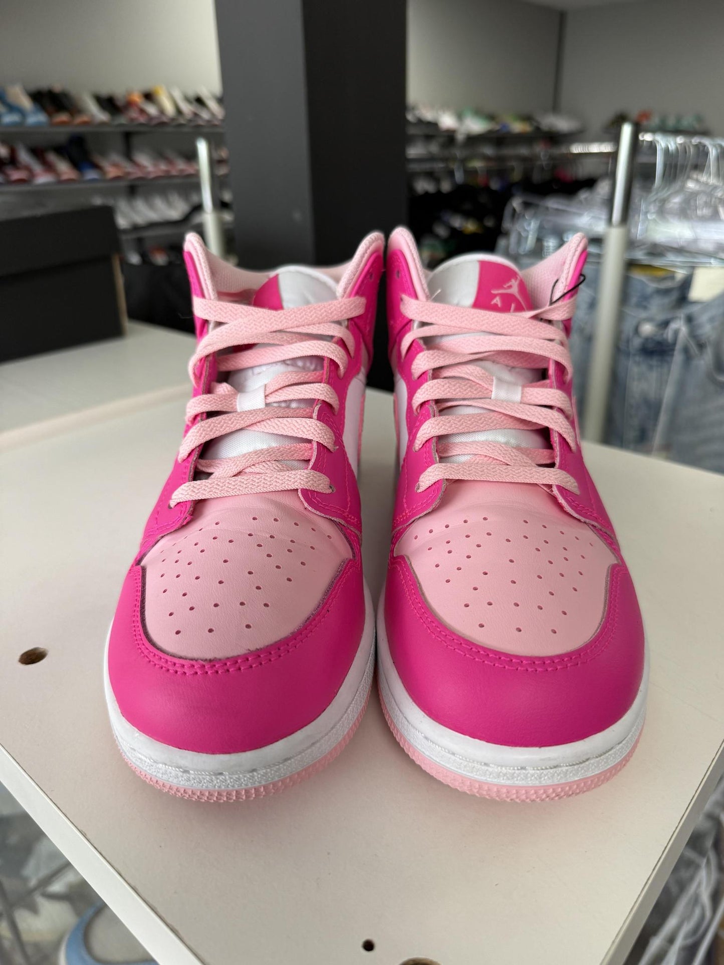 Jordan 1 Mid Medium Soft Pink Used Size 7Y/8.5W