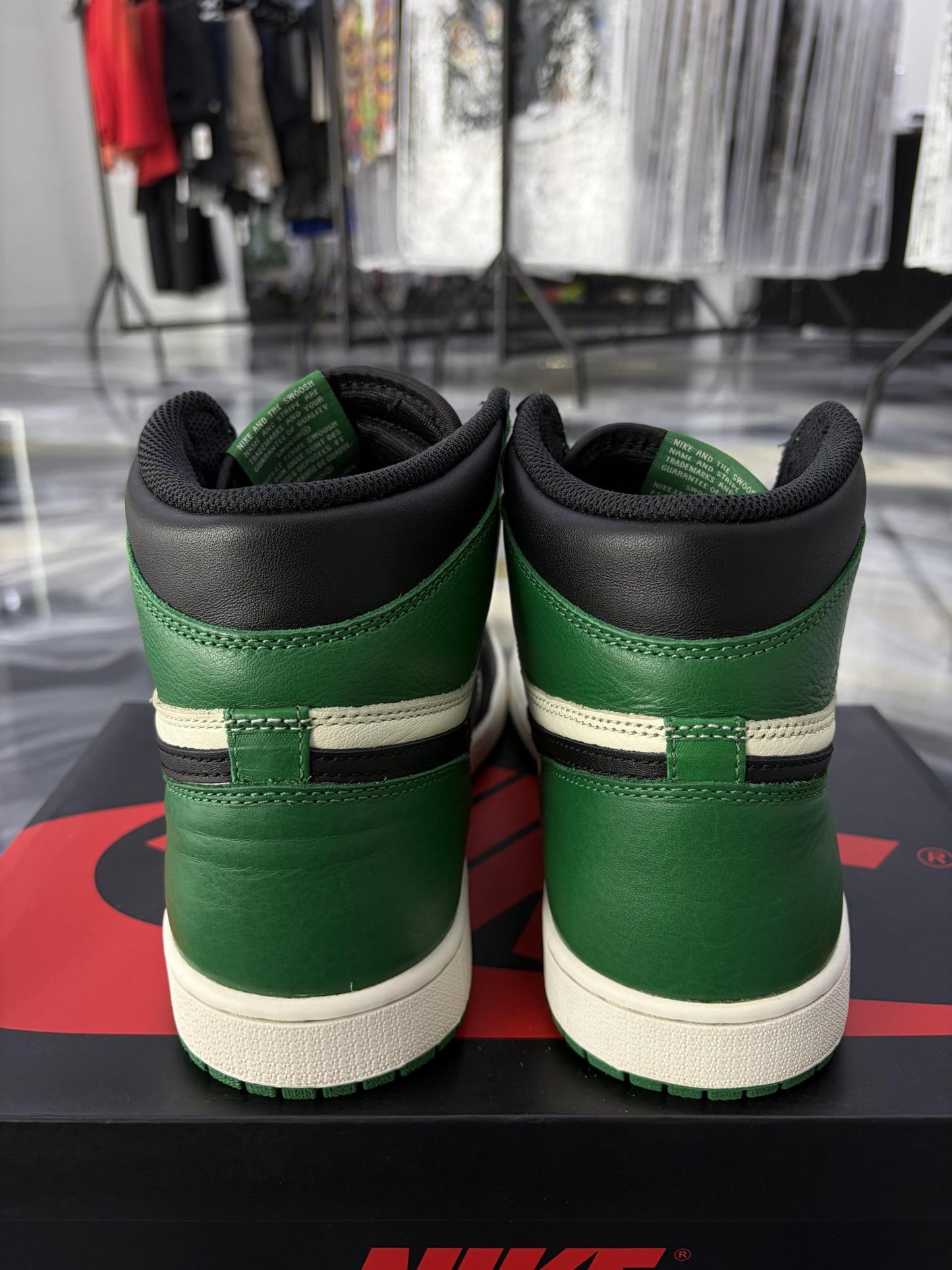 Jordan 1 "Pine Green" Used Size 10
