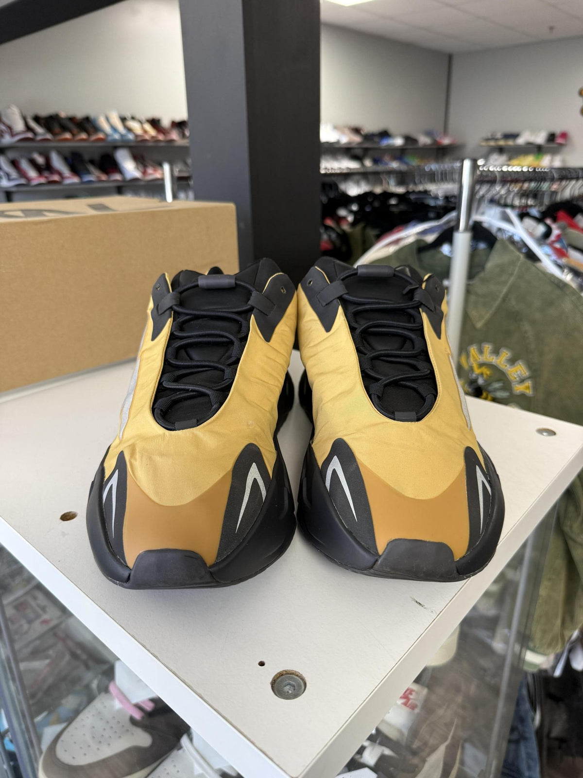 Yeezy 700 MNVN "Honey" Used Size 13