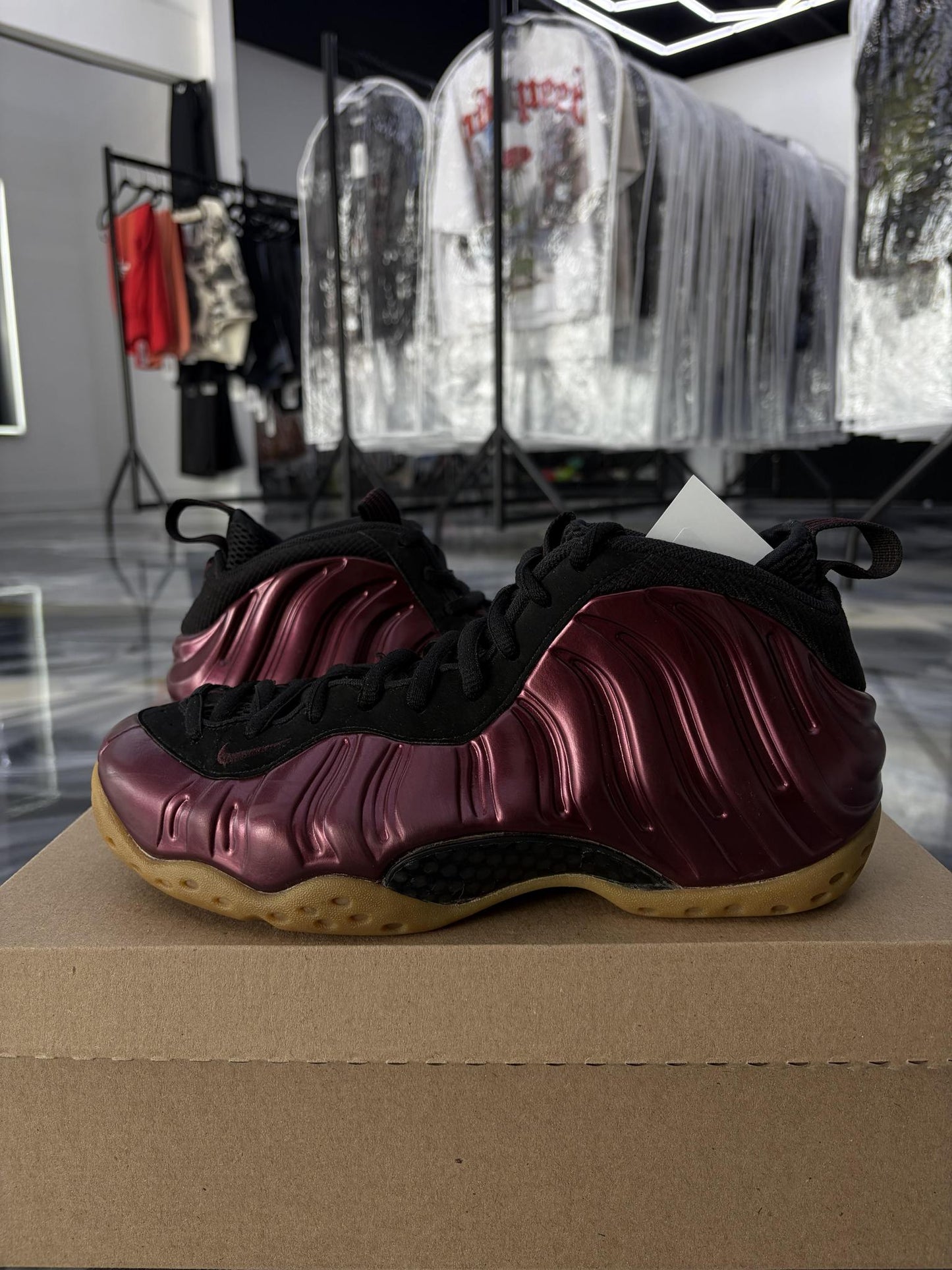 Nike Foamposite One "Maroon" Used Size 8.5
