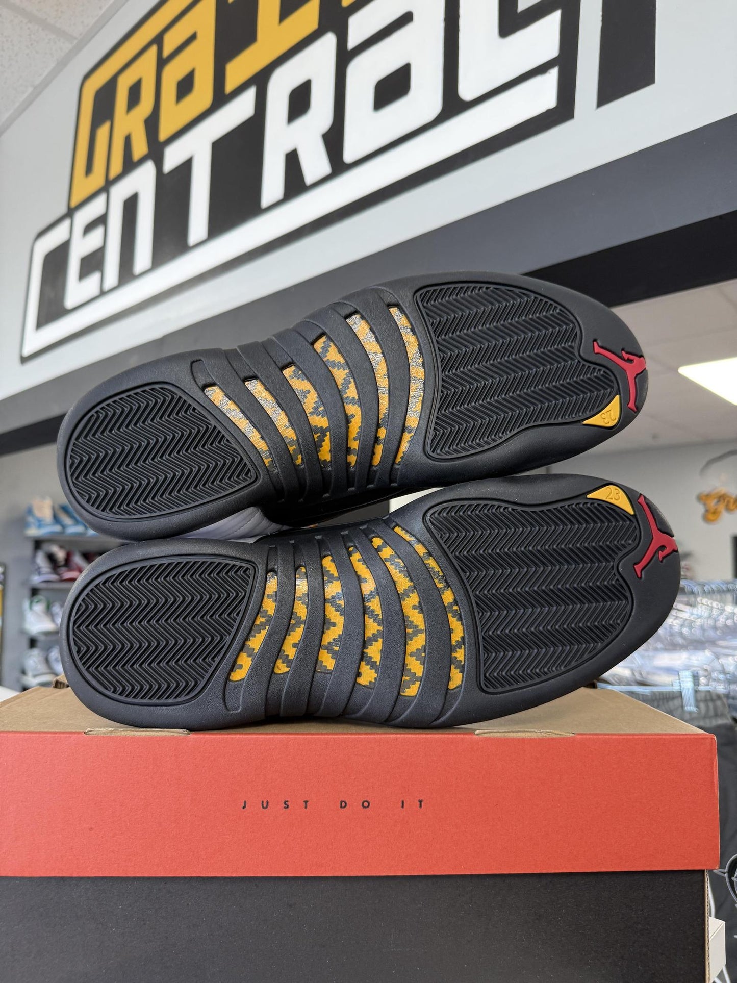 Jordan 12 "Taxi" Used Size 13