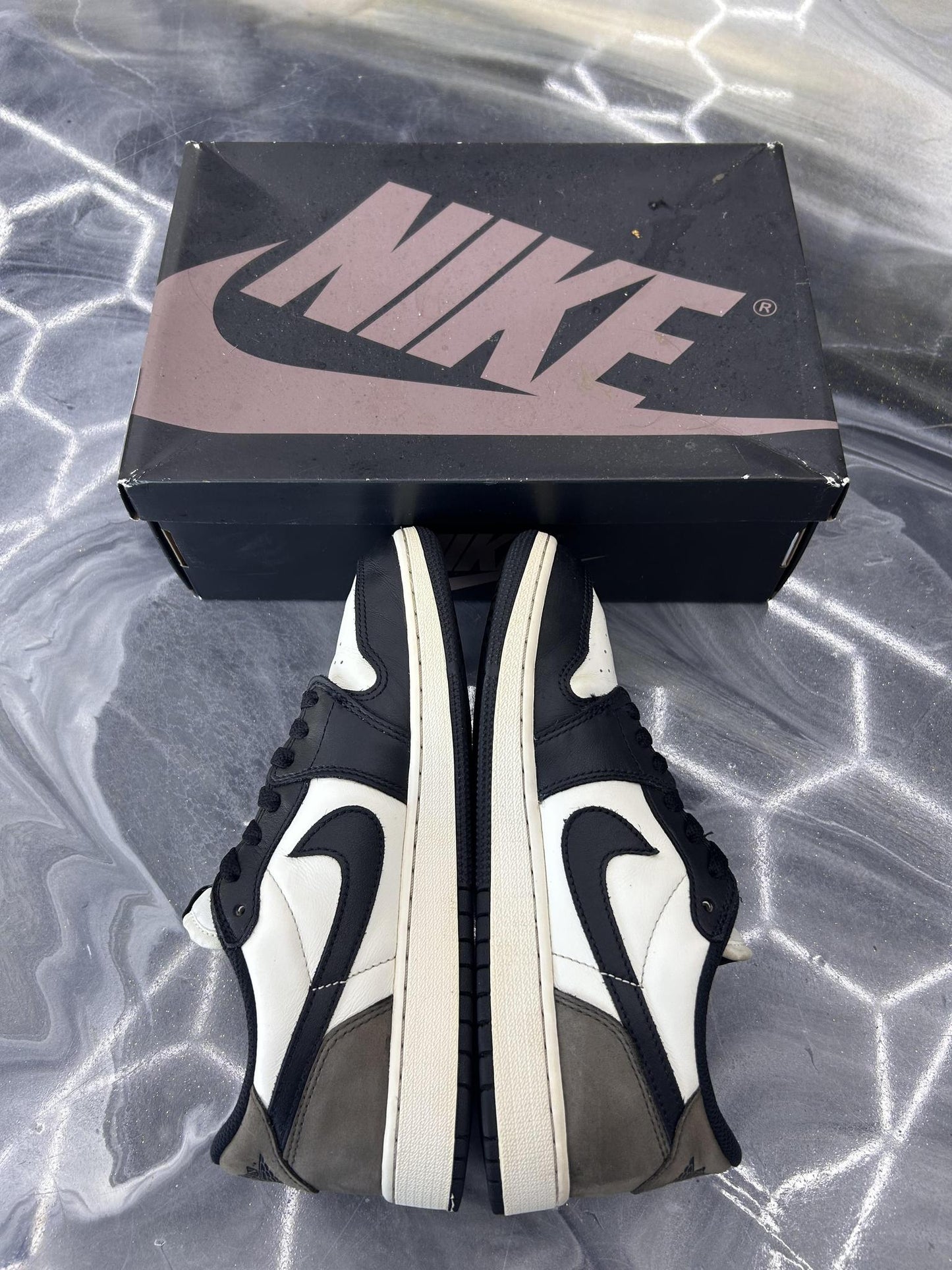 Jordan 1 "Mocha" Low Used Size 7Y/8.5W