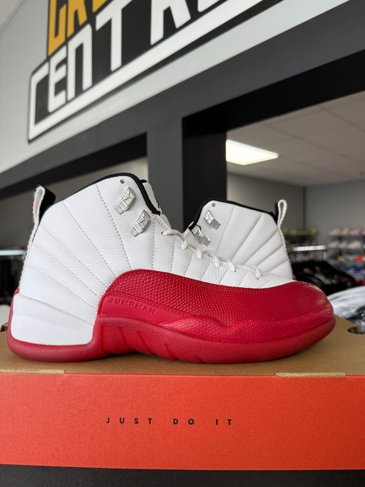 Jordan 12 "Cherry" Used Size 8