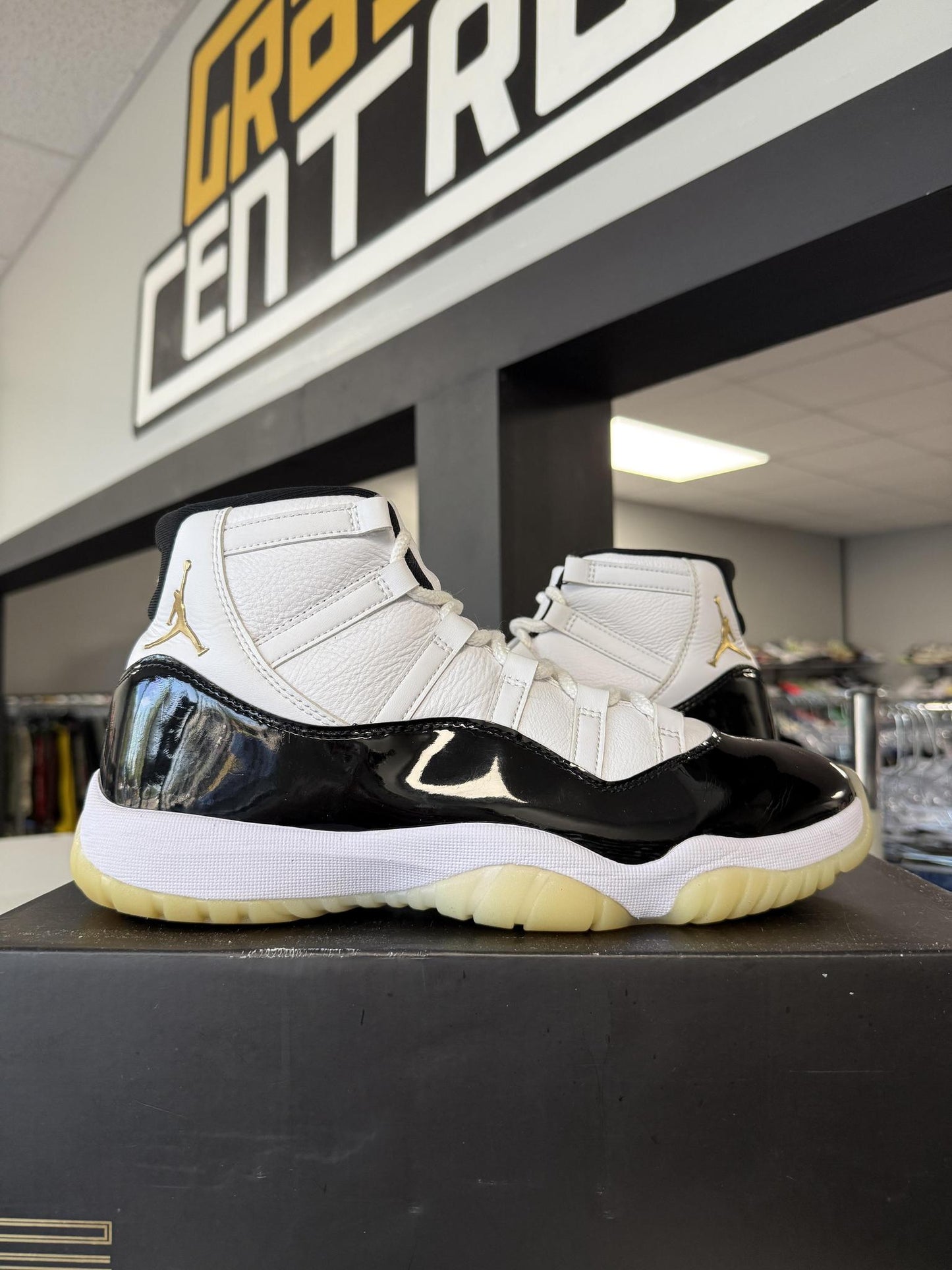 Jordan 11 DMP "Gratitude" Used Size 11